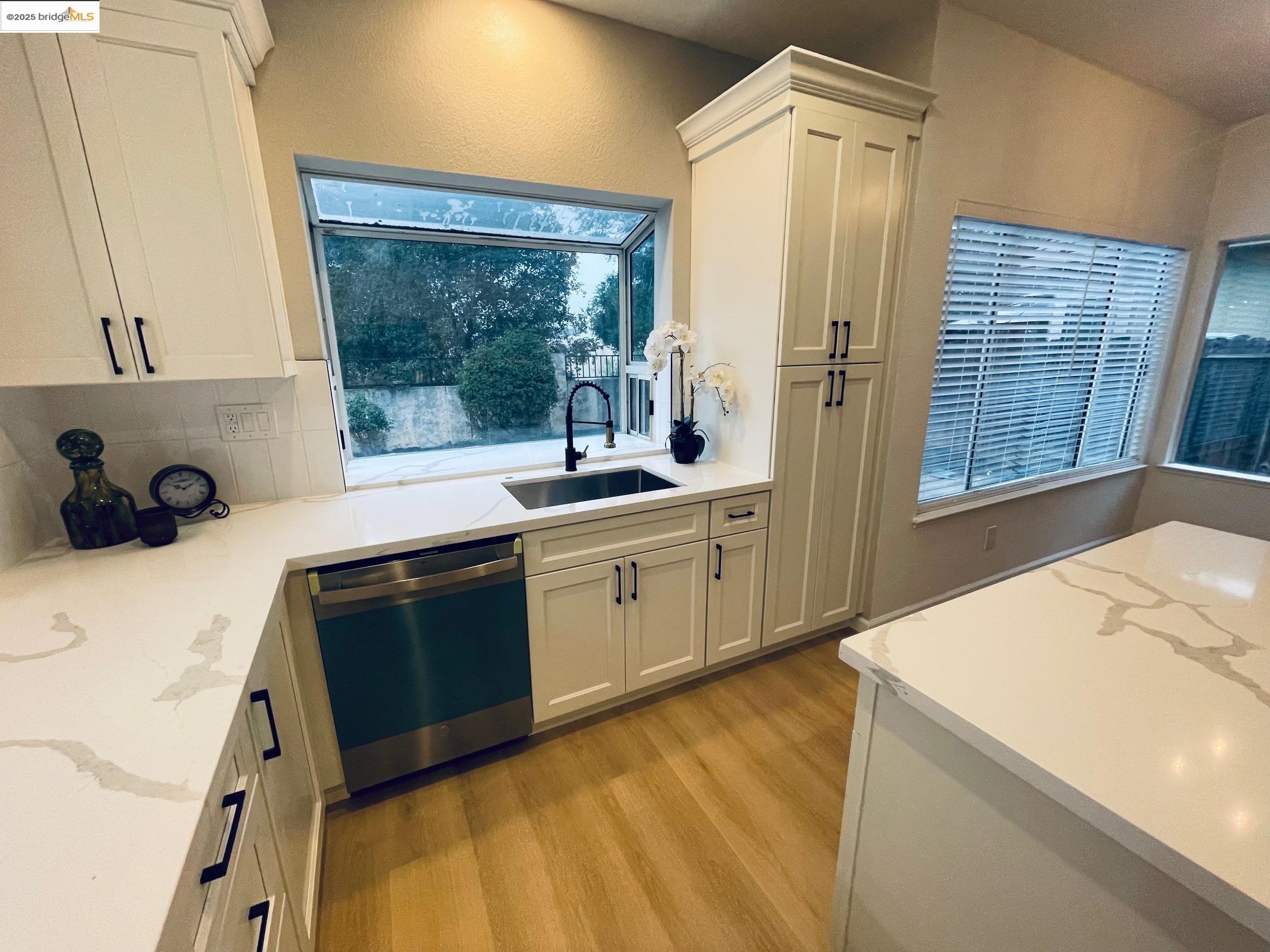 Detail Gallery Image 10 of 23 For 2117 Mark Twain Dr, Antioch,  CA 94531 - 3 Beds | 2/1 Baths