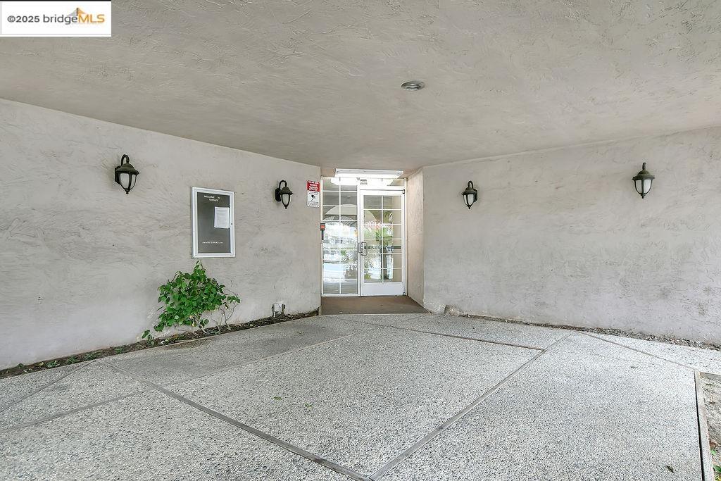 Detail Gallery Image 3 of 29 For 1699 Laguna Street #311,  Concord,  CA 94520-2901 - 1 Beds | 1 Baths