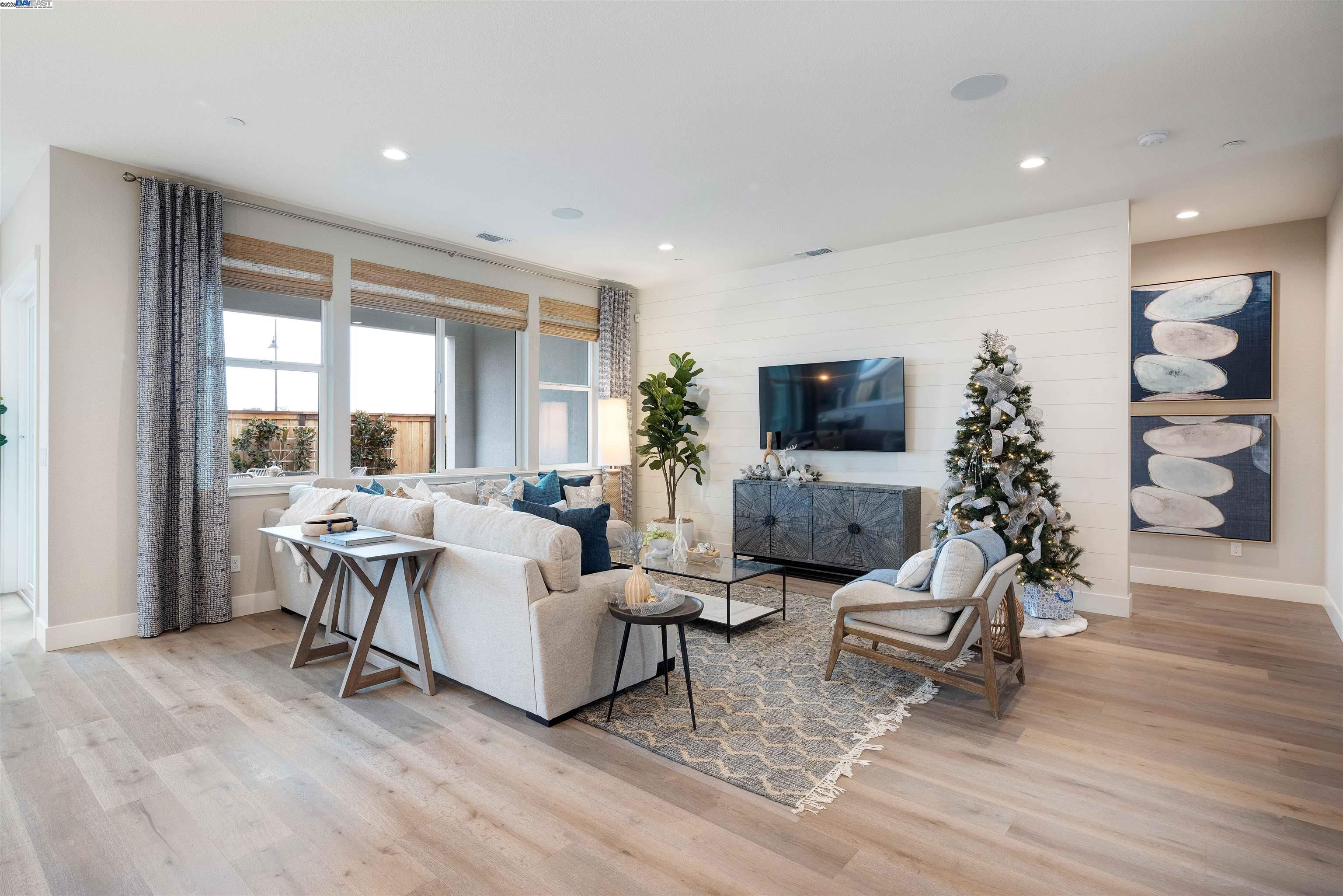 Detail Gallery Image 12 of 55 For 1371 Crescent Avenue, Manteca,  CA 95336 - 2 Beds | 2/1 Baths