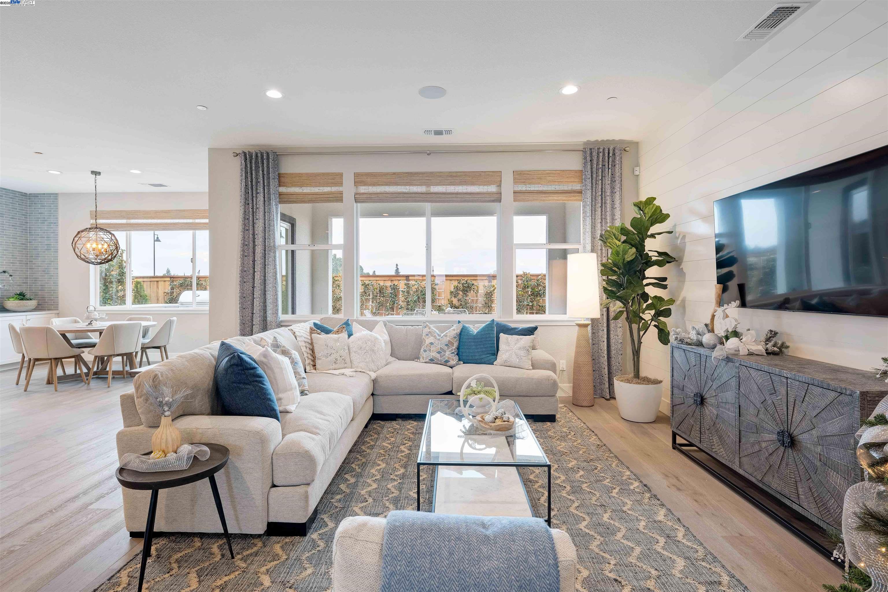 Detail Gallery Image 13 of 55 For 1371 Crescent Avenue, Manteca,  CA 95336 - 2 Beds | 2/1 Baths