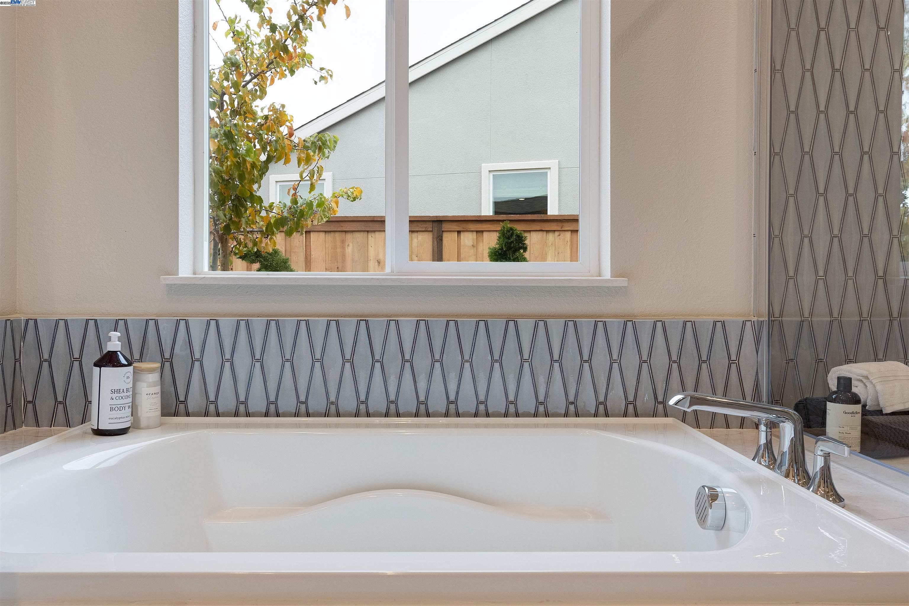 Detail Gallery Image 31 of 55 For 1371 Crescent Avenue, Manteca,  CA 95336 - 2 Beds | 2/1 Baths