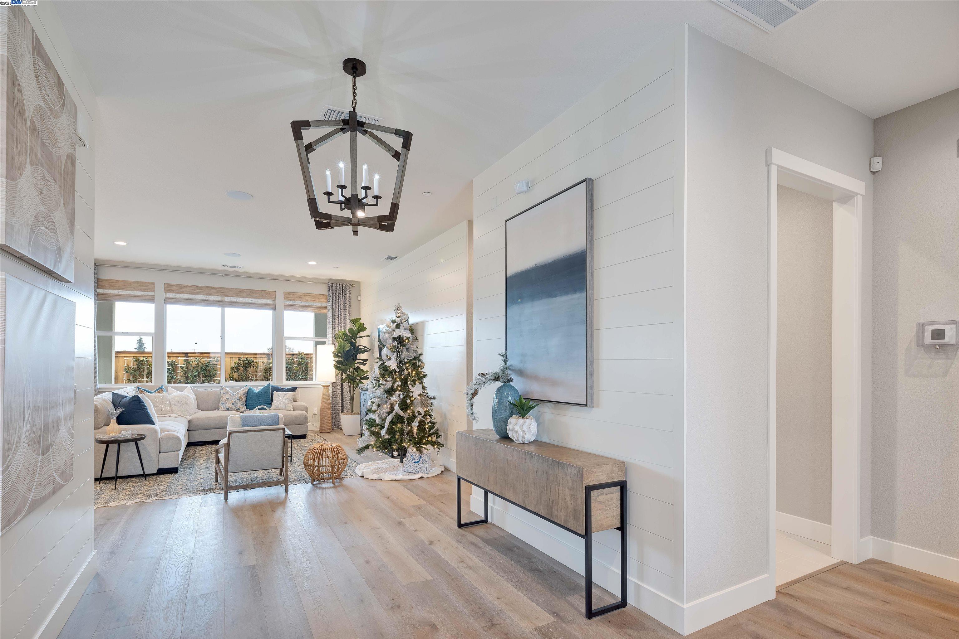 Detail Gallery Image 6 of 55 For 1371 Crescent Avenue, Manteca,  CA 95336 - 2 Beds | 2/1 Baths