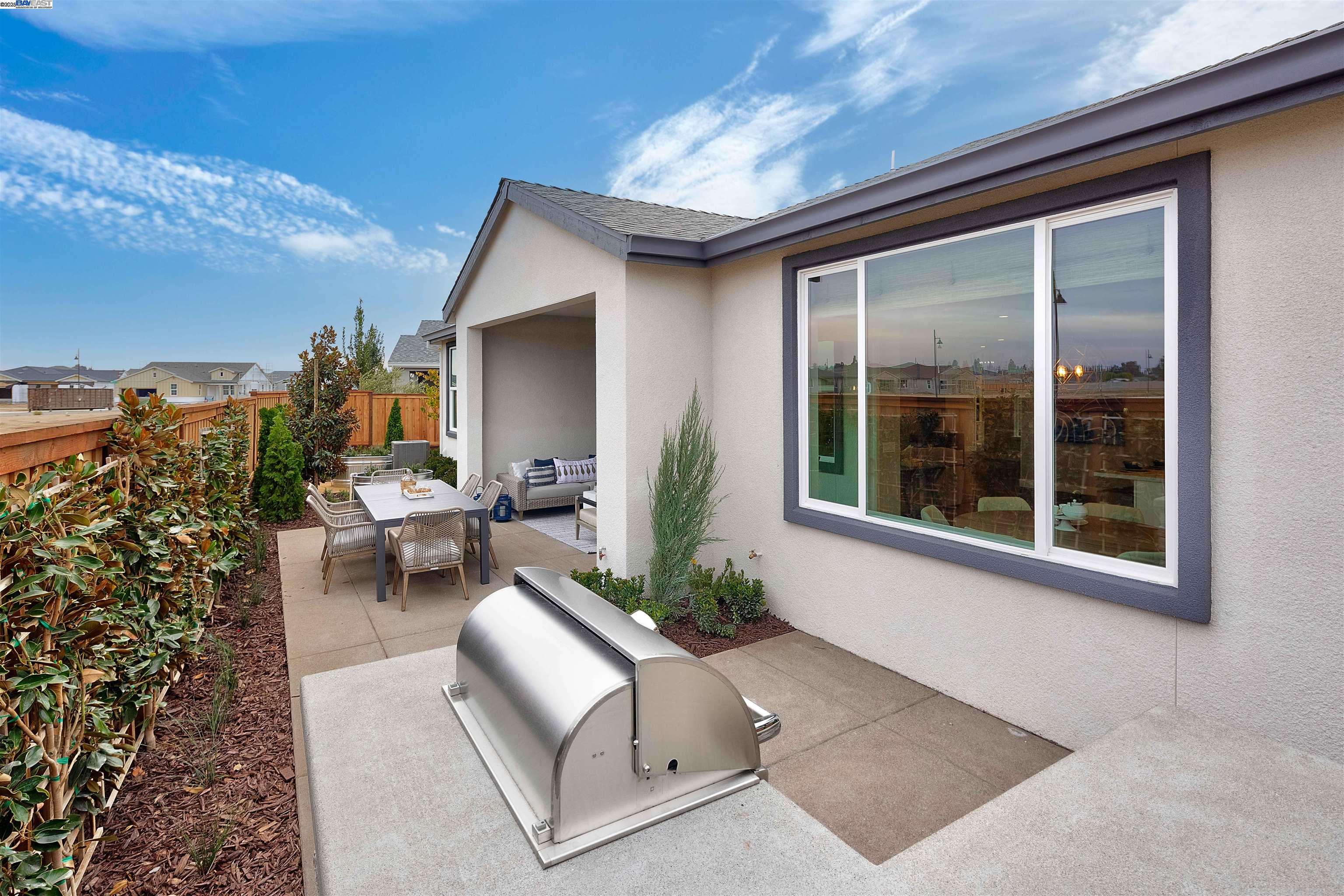 Detail Gallery Image 54 of 55 For 1371 Crescent Avenue, Manteca,  CA 95336 - 2 Beds | 2/1 Baths