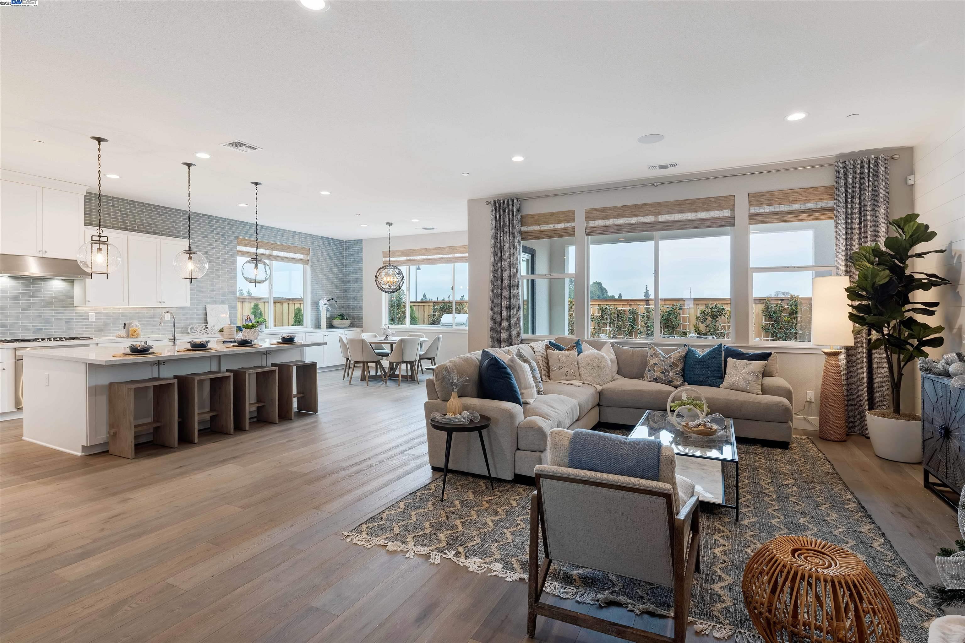 Detail Gallery Image 9 of 55 For 1371 Crescent Avenue, Manteca,  CA 95336 - 2 Beds | 2/1 Baths