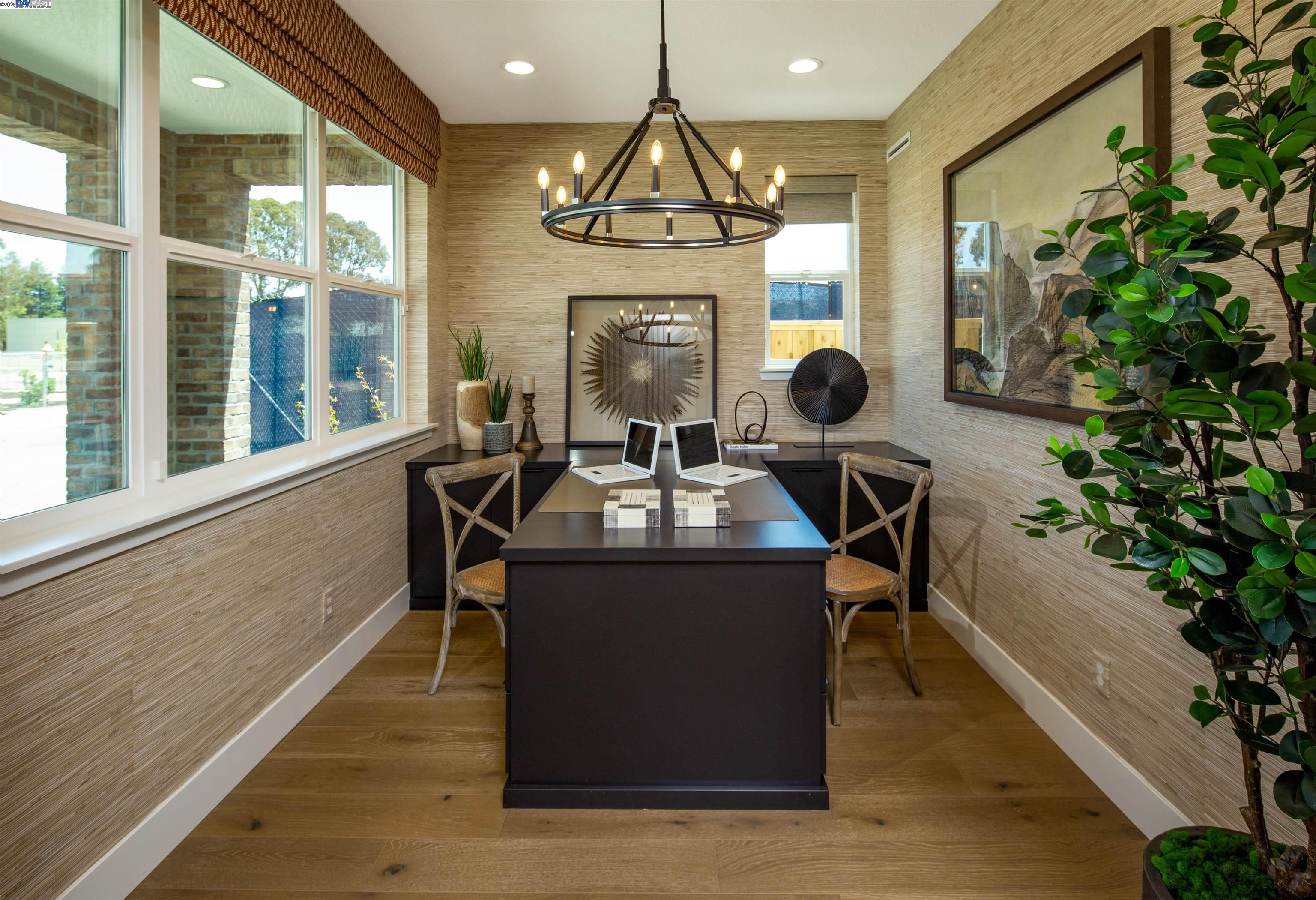 Detail Gallery Image 10 of 24 For 360 Waypoint Drive, Napa,  CA 94558 - 5 Beds | 4/1 Baths