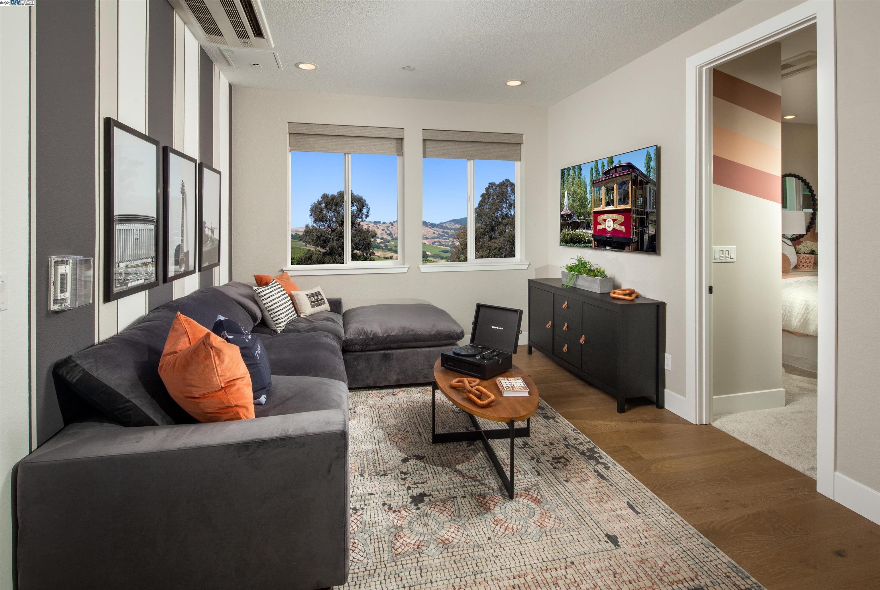 Detail Gallery Image 18 of 24 For 360 Waypoint Drive, Napa,  CA 94558 - 5 Beds | 4/1 Baths