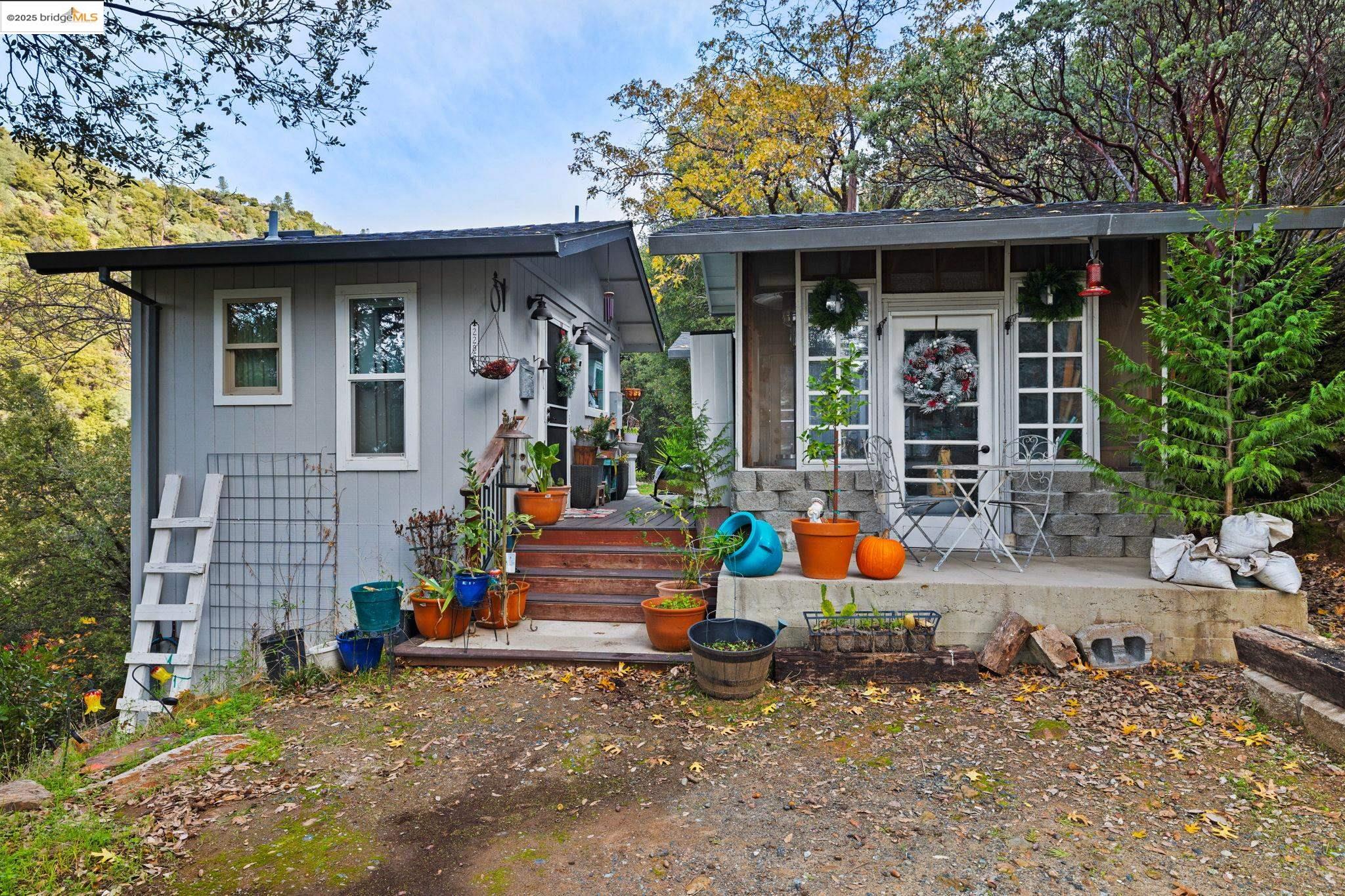 Detail Gallery Image 2 of 17 For 22852 Four Wheel Dr., Sonora,  CA 95370 - 1 Beds | 1 Baths