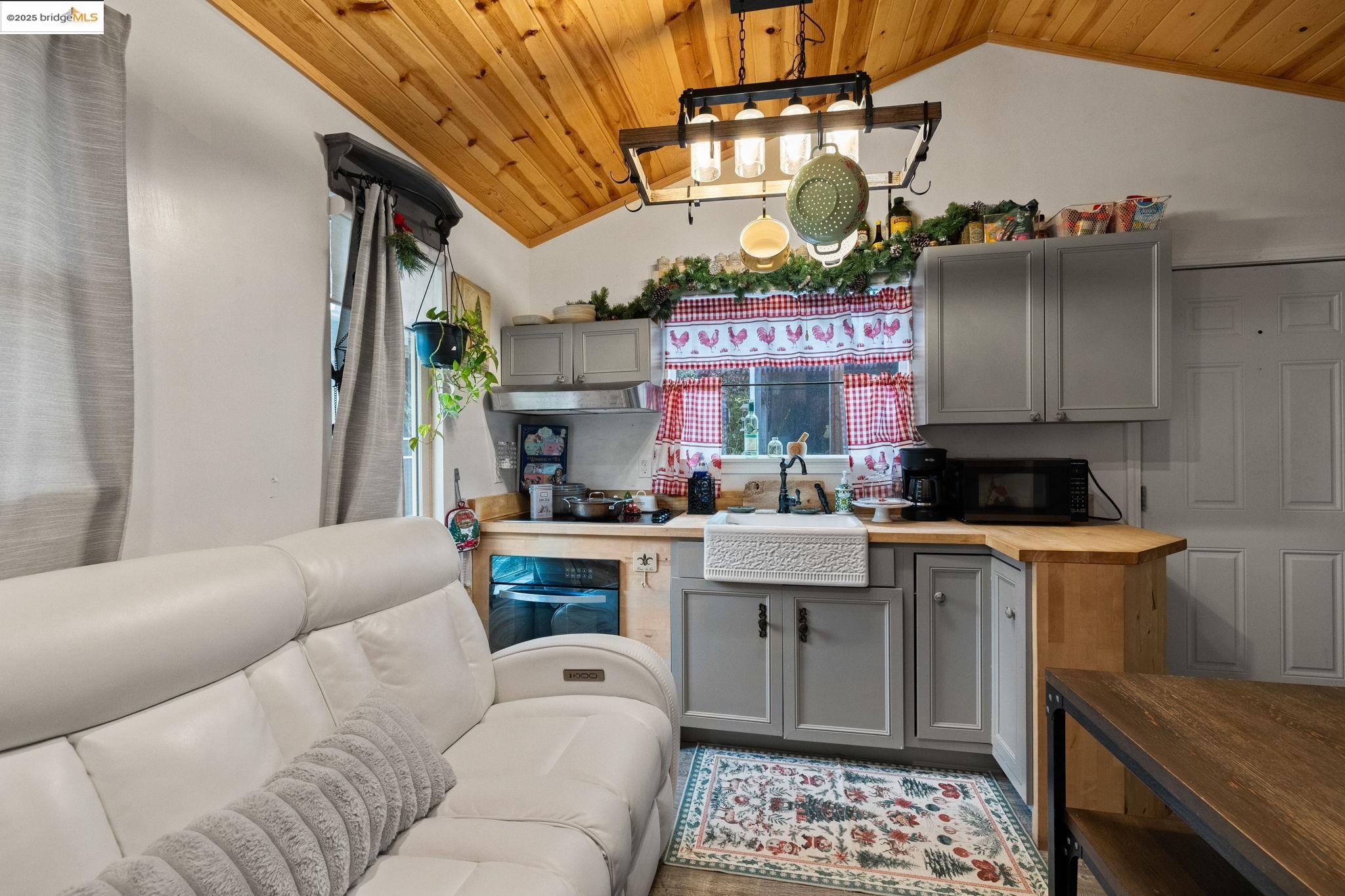 Detail Gallery Image 8 of 17 For 22852 Four Wheel Dr., Sonora,  CA 95370 - 1 Beds | 1 Baths