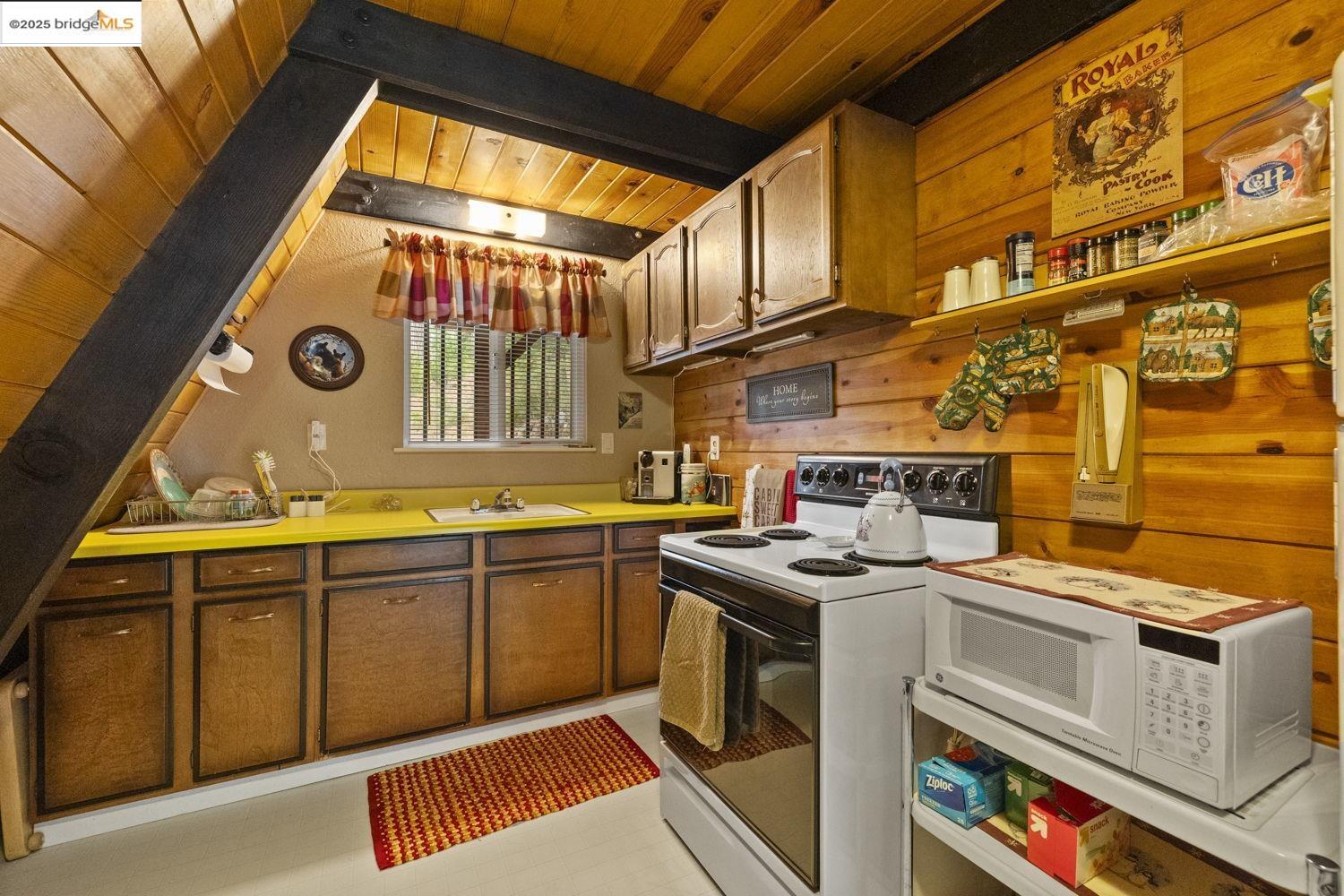 Detail Gallery Image 10 of 29 For 25728 Upper Scenic Dr, Long Barn,  CA 95335 - 1 Beds | 1 Baths