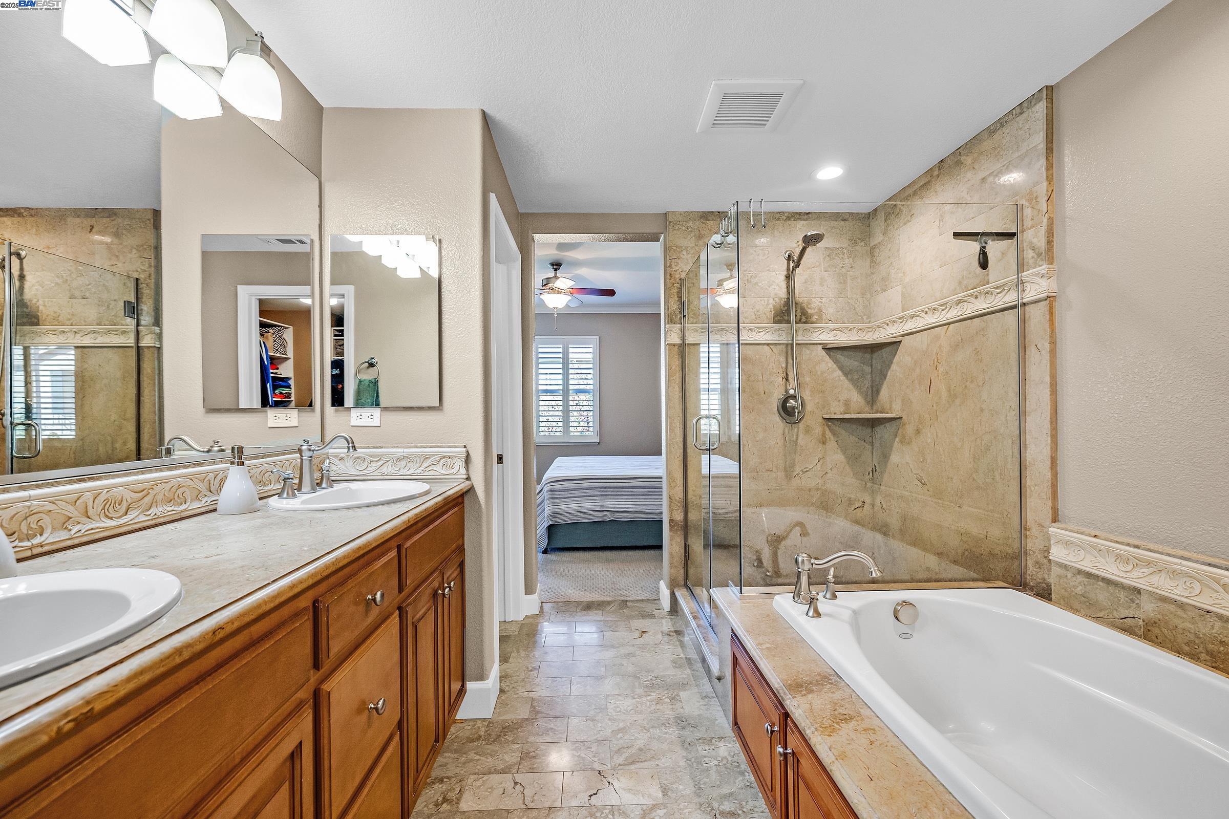 Detail Gallery Image 14 of 21 For 588 Dovecote Ln #4,  Livermore,  CA 94551-6399 - 3 Beds | 3/1 Baths