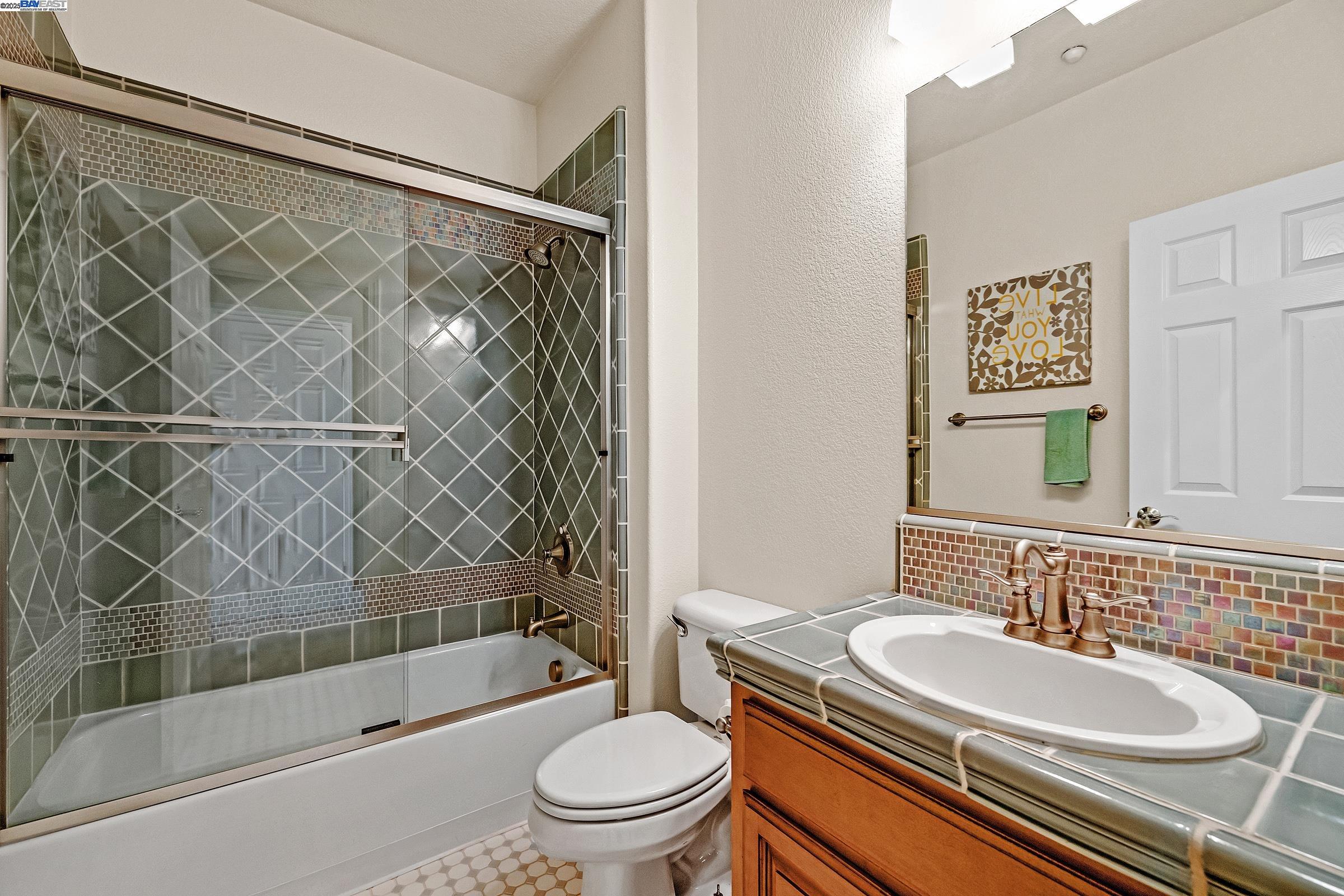 Detail Gallery Image 17 of 21 For 588 Dovecote Ln #4,  Livermore,  CA 94551-6399 - 3 Beds | 3/1 Baths