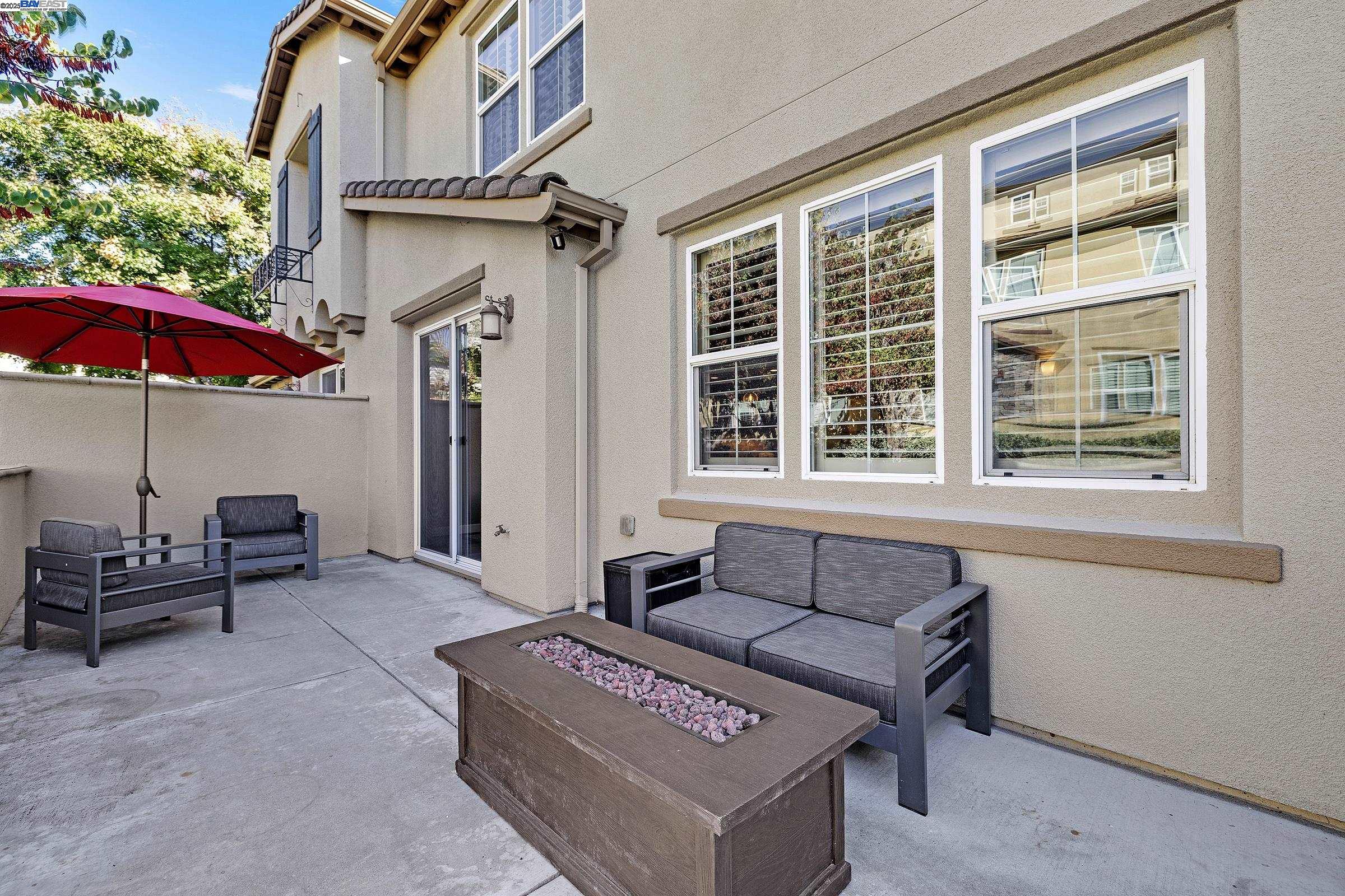 Detail Gallery Image 18 of 21 For 588 Dovecote Ln #4,  Livermore,  CA 94551-6399 - 3 Beds | 3/1 Baths