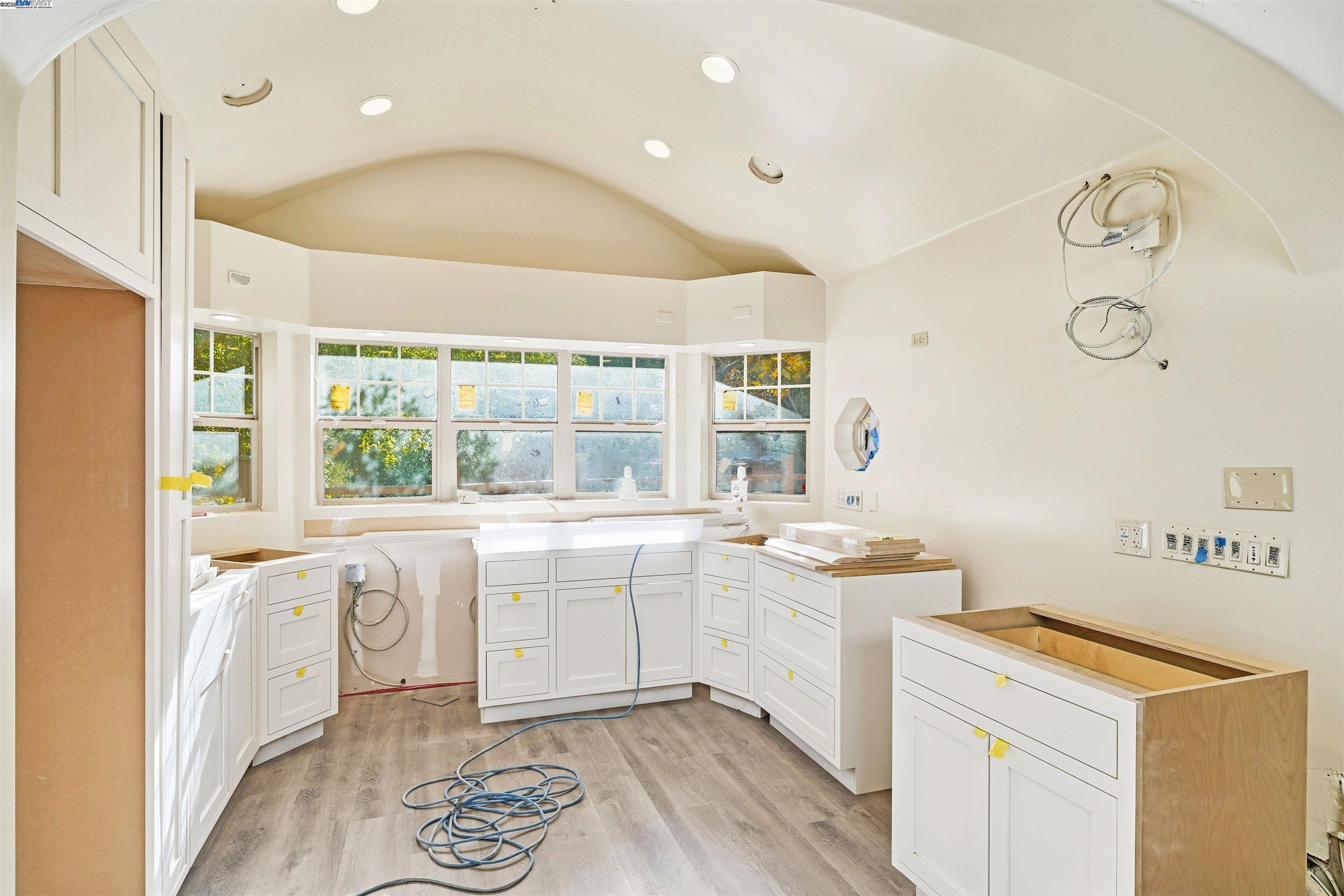 Detail Gallery Image 12 of 34 For 36215 Palomares Rd, Castro Valley,  CA 94552 - 1 Beds | 3 Baths