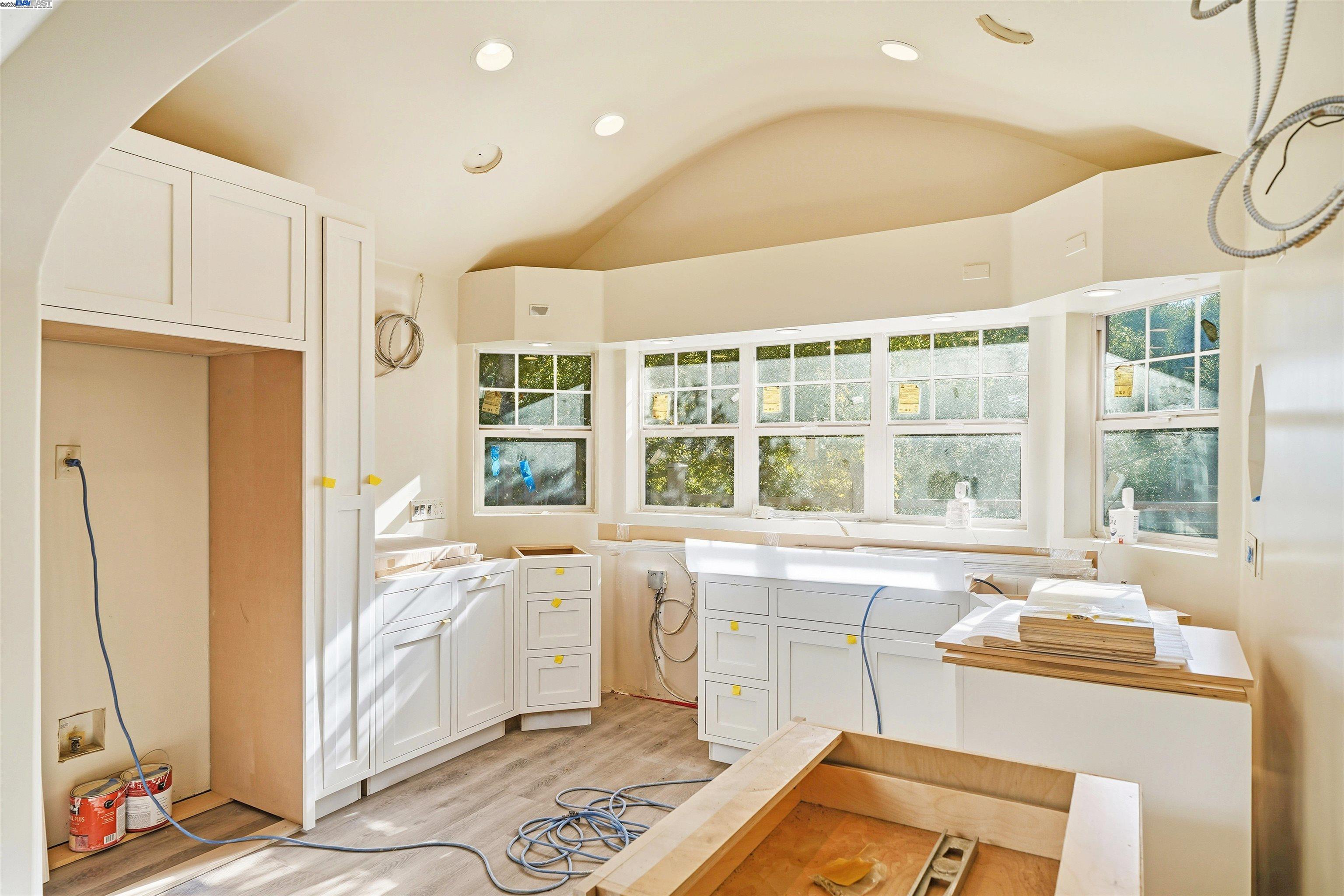 Detail Gallery Image 13 of 34 For 36215 Palomares Rd, Castro Valley,  CA 94552 - 1 Beds | 3 Baths