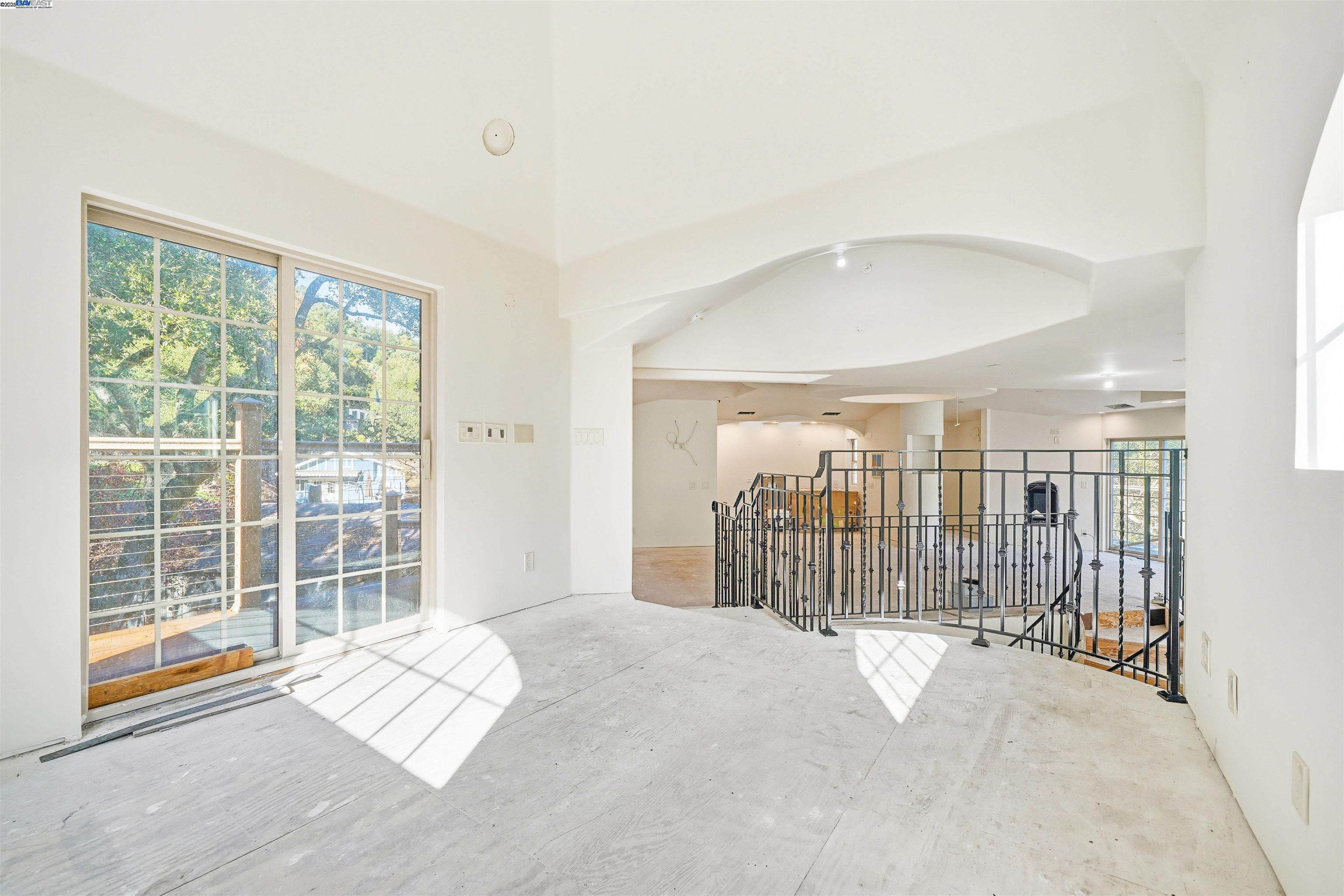 Detail Gallery Image 20 of 34 For 36215 Palomares Rd, Castro Valley,  CA 94552 - 1 Beds | 3 Baths