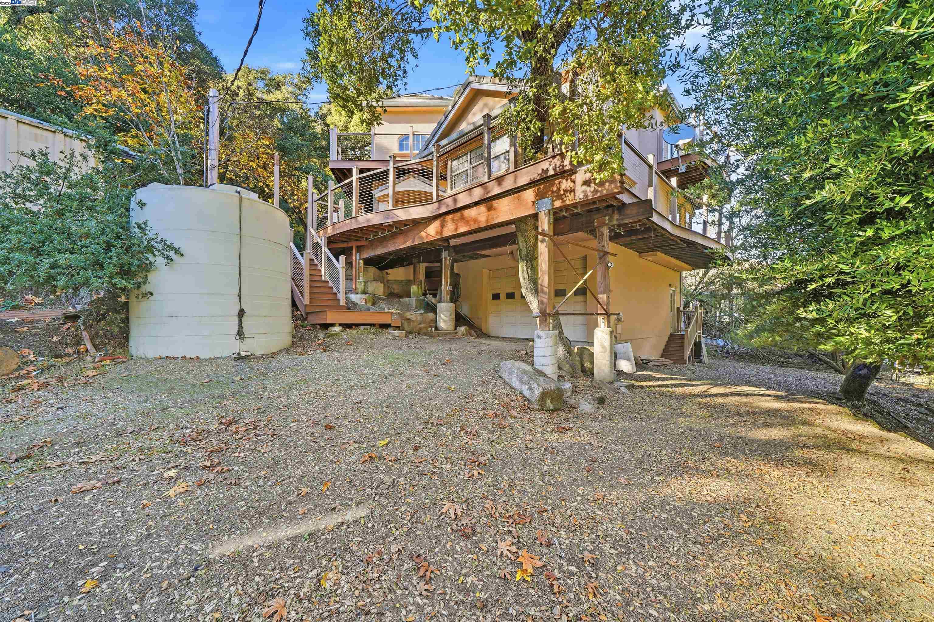 Detail Gallery Image 3 of 34 For 36215 Palomares Rd, Castro Valley,  CA 94552 - 1 Beds | 3 Baths