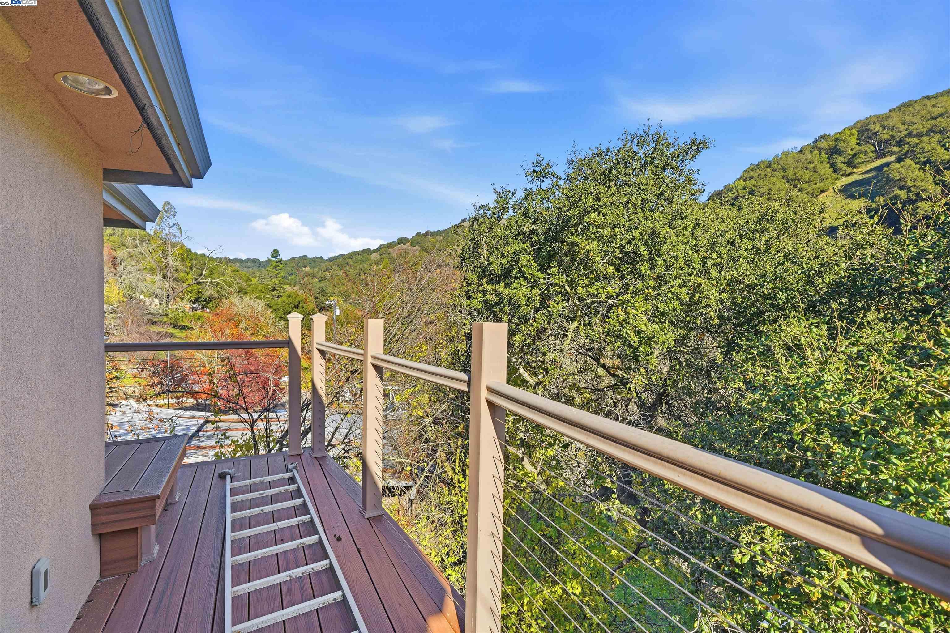 Detail Gallery Image 28 of 34 For 36215 Palomares Rd, Castro Valley,  CA 94552 - 1 Beds | 3 Baths