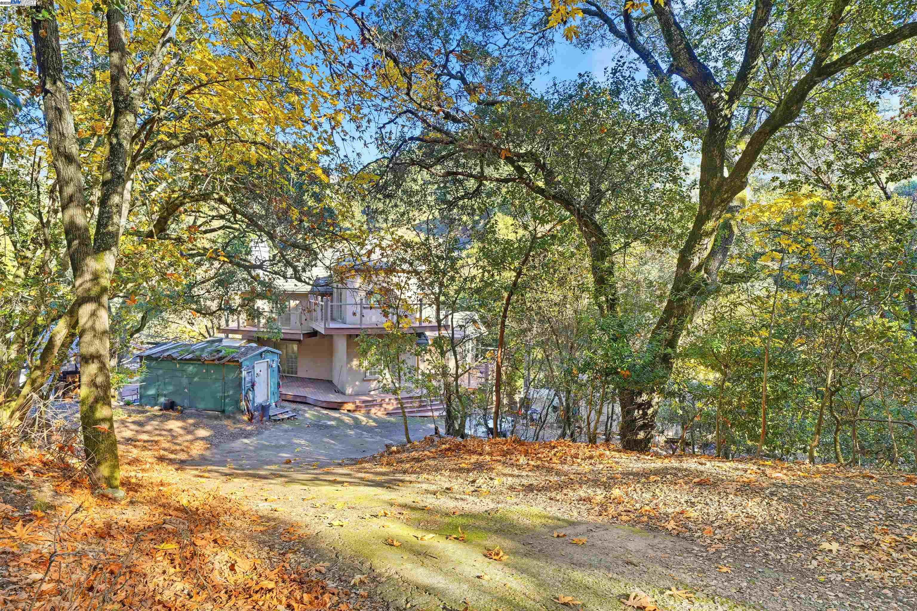 Detail Gallery Image 32 of 34 For 36215 Palomares Rd, Castro Valley,  CA 94552 - 1 Beds | 3 Baths