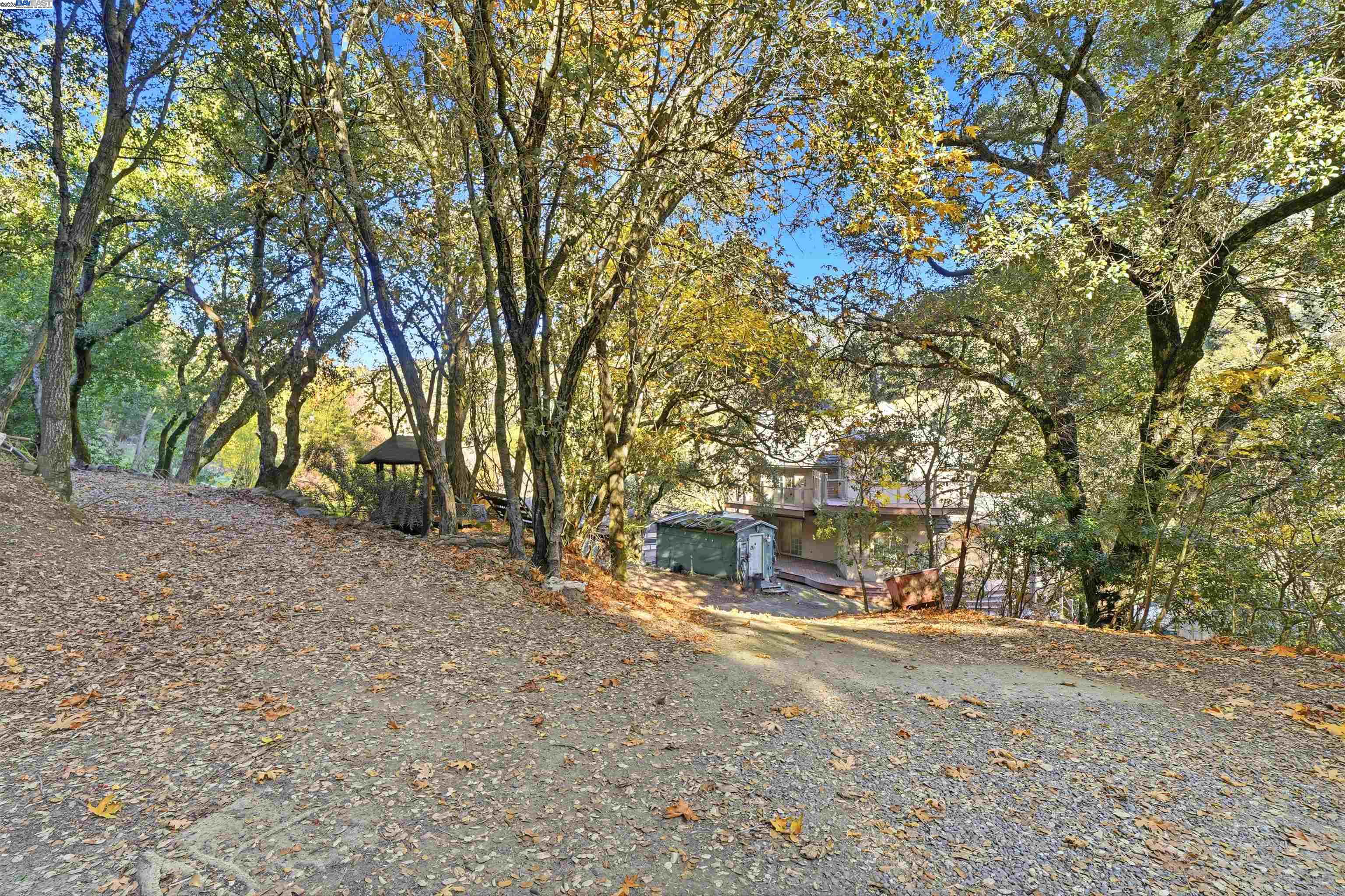 Detail Gallery Image 33 of 34 For 36215 Palomares Rd, Castro Valley,  CA 94552 - 1 Beds | 3 Baths