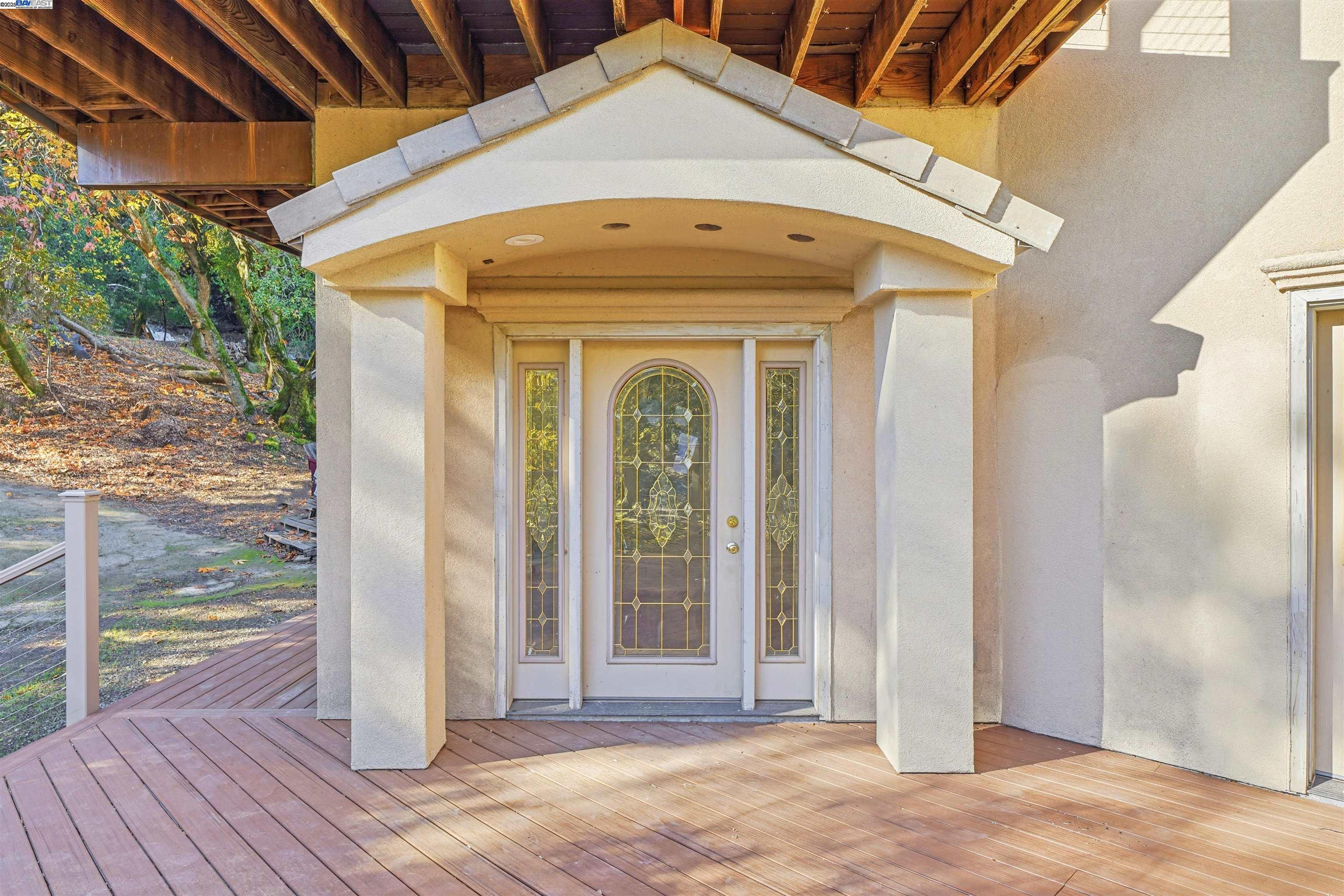 Detail Gallery Image 5 of 34 For 36215 Palomares Rd, Castro Valley,  CA 94552 - 1 Beds | 3 Baths