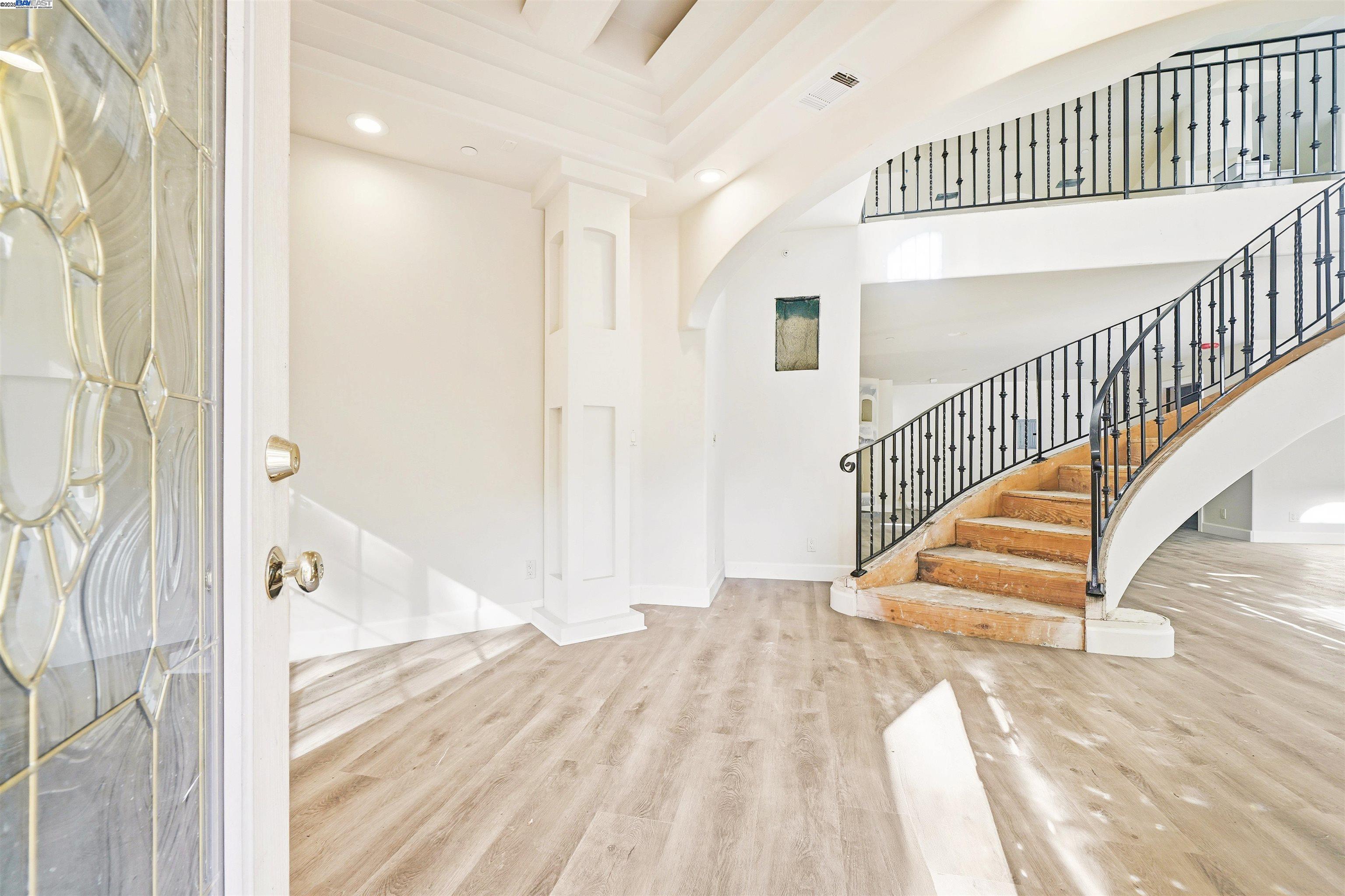 Detail Gallery Image 6 of 34 For 36215 Palomares Rd, Castro Valley,  CA 94552 - 1 Beds | 3 Baths