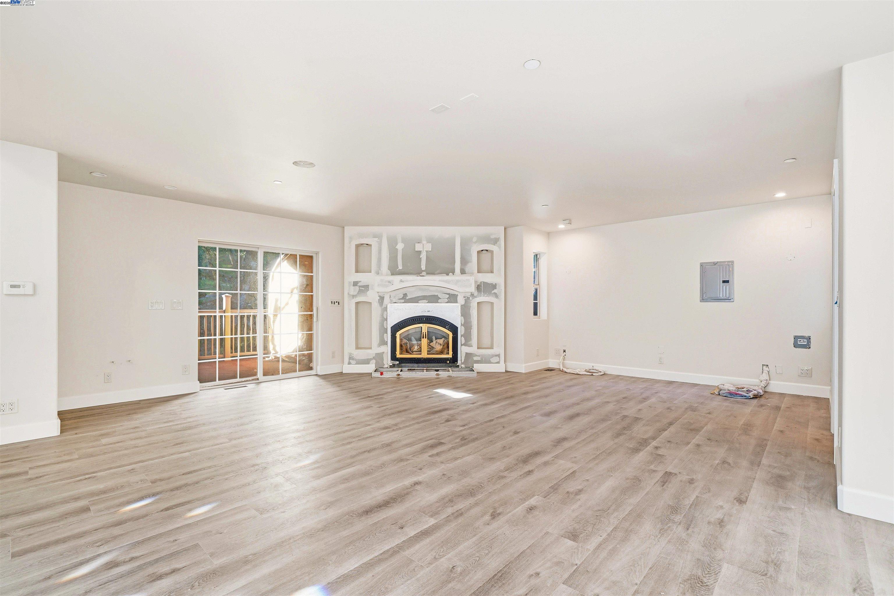 Detail Gallery Image 8 of 34 For 36215 Palomares Rd, Castro Valley,  CA 94552 - 1 Beds | 3 Baths