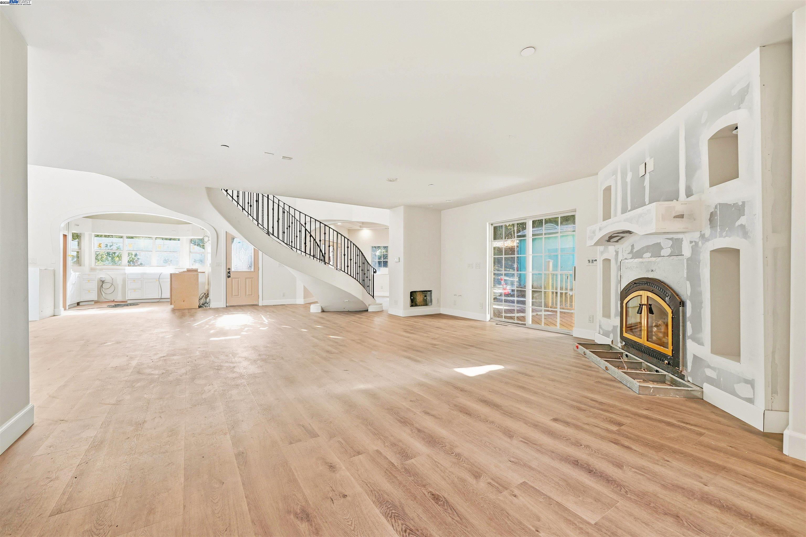 Detail Gallery Image 9 of 34 For 36215 Palomares Rd, Castro Valley,  CA 94552 - 1 Beds | 3 Baths