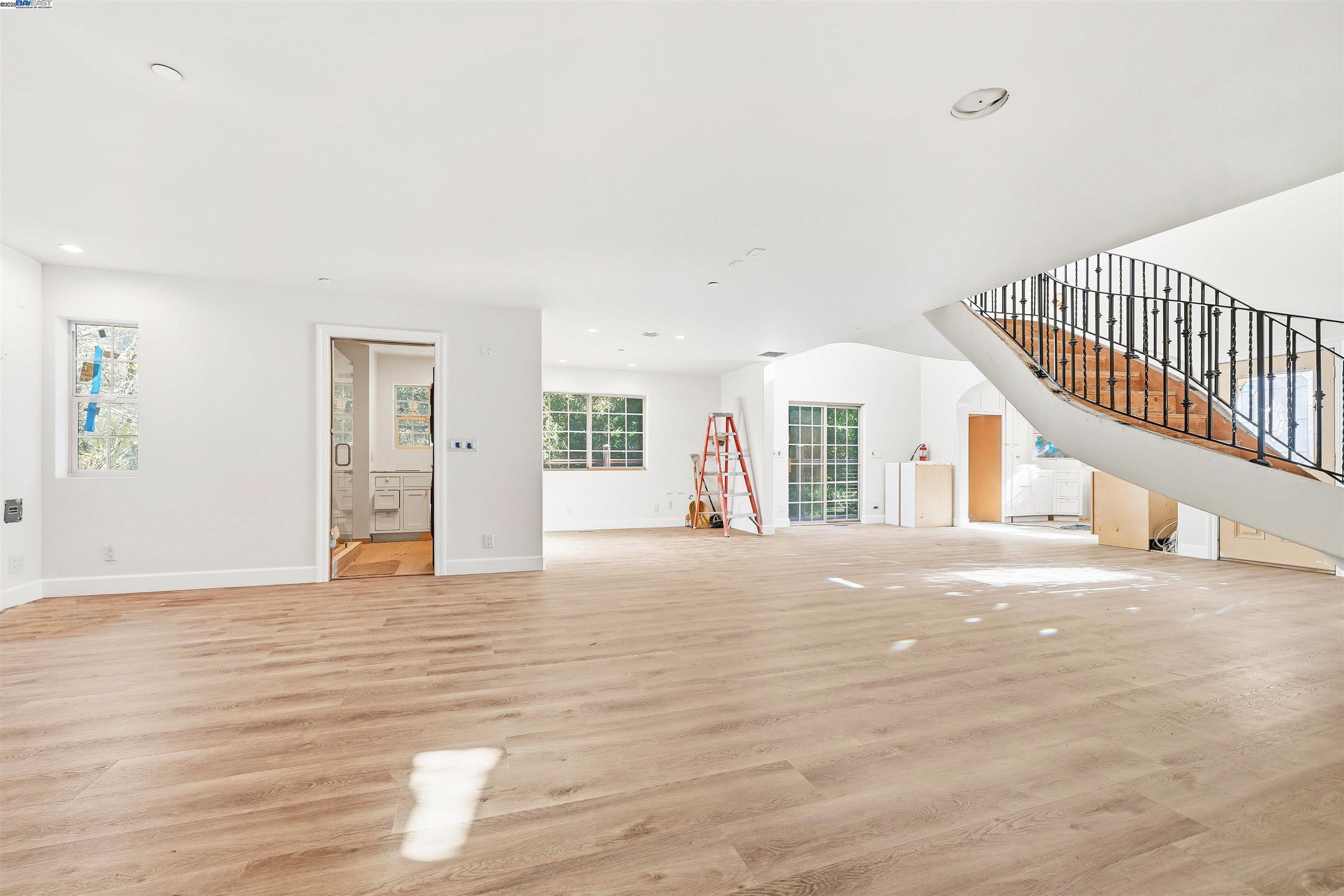 Detail Gallery Image 10 of 34 For 36215 Palomares Rd, Castro Valley,  CA 94552 - 1 Beds | 3 Baths