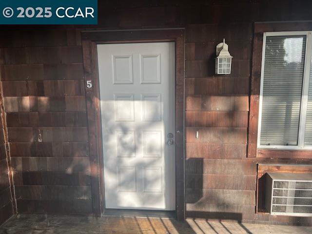 Detail Gallery Image 5 of 35 For 1975 Bonifacio St #5,  Concord,  CA 94520 - 1 Beds | 1 Baths