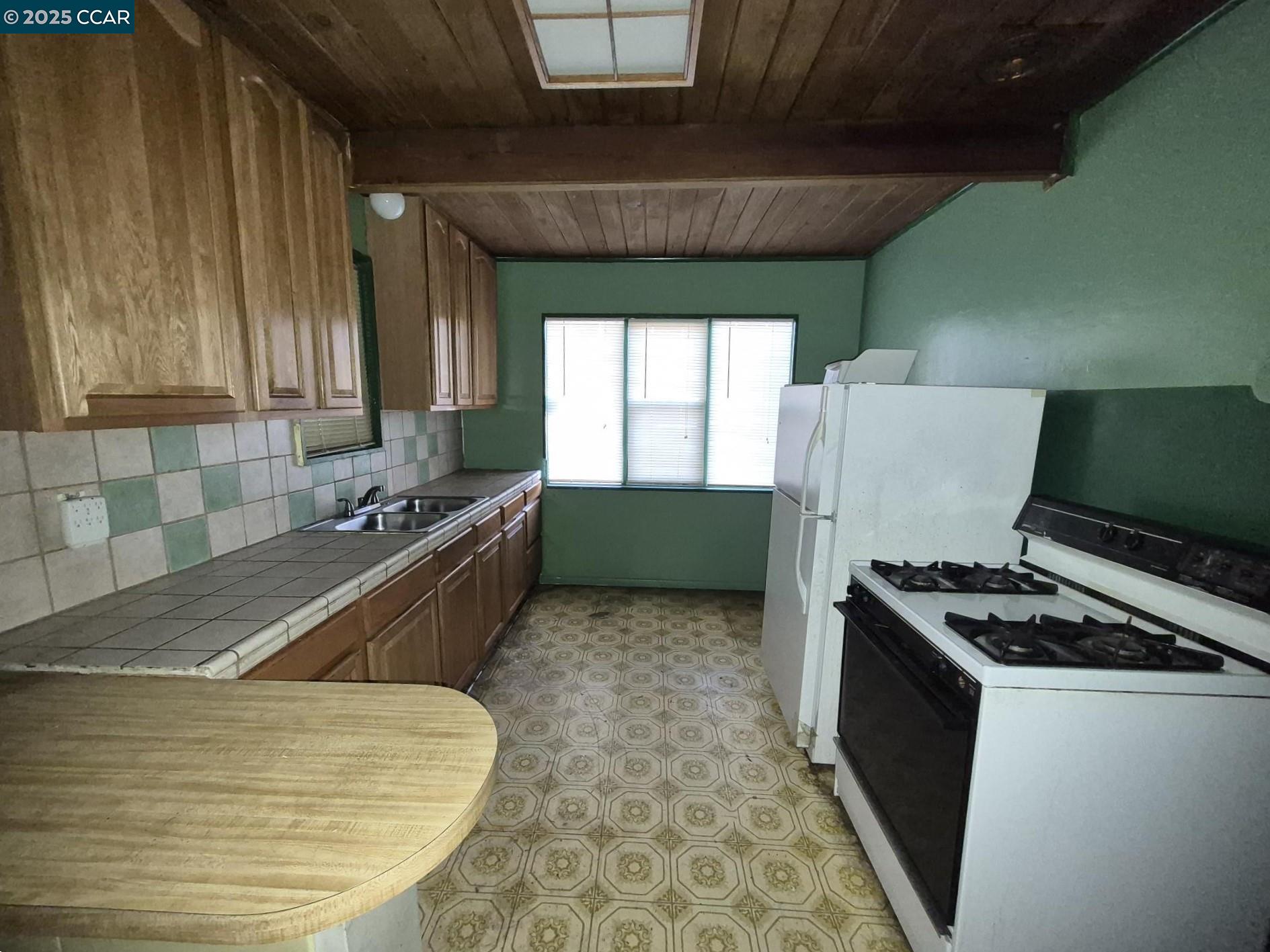 Detail Gallery Image 20 of 28 For 3135 Alta Mira Dr, Richmond,  CA 94806 - 4 Beds | 2 Baths