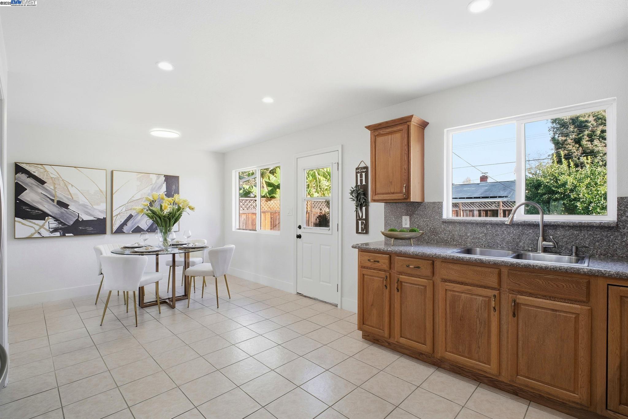 Detail Gallery Image 12 of 33 For 4422 Stevenson Blvd, Fremont,  CA 94538 - 3 Beds | 2 Baths