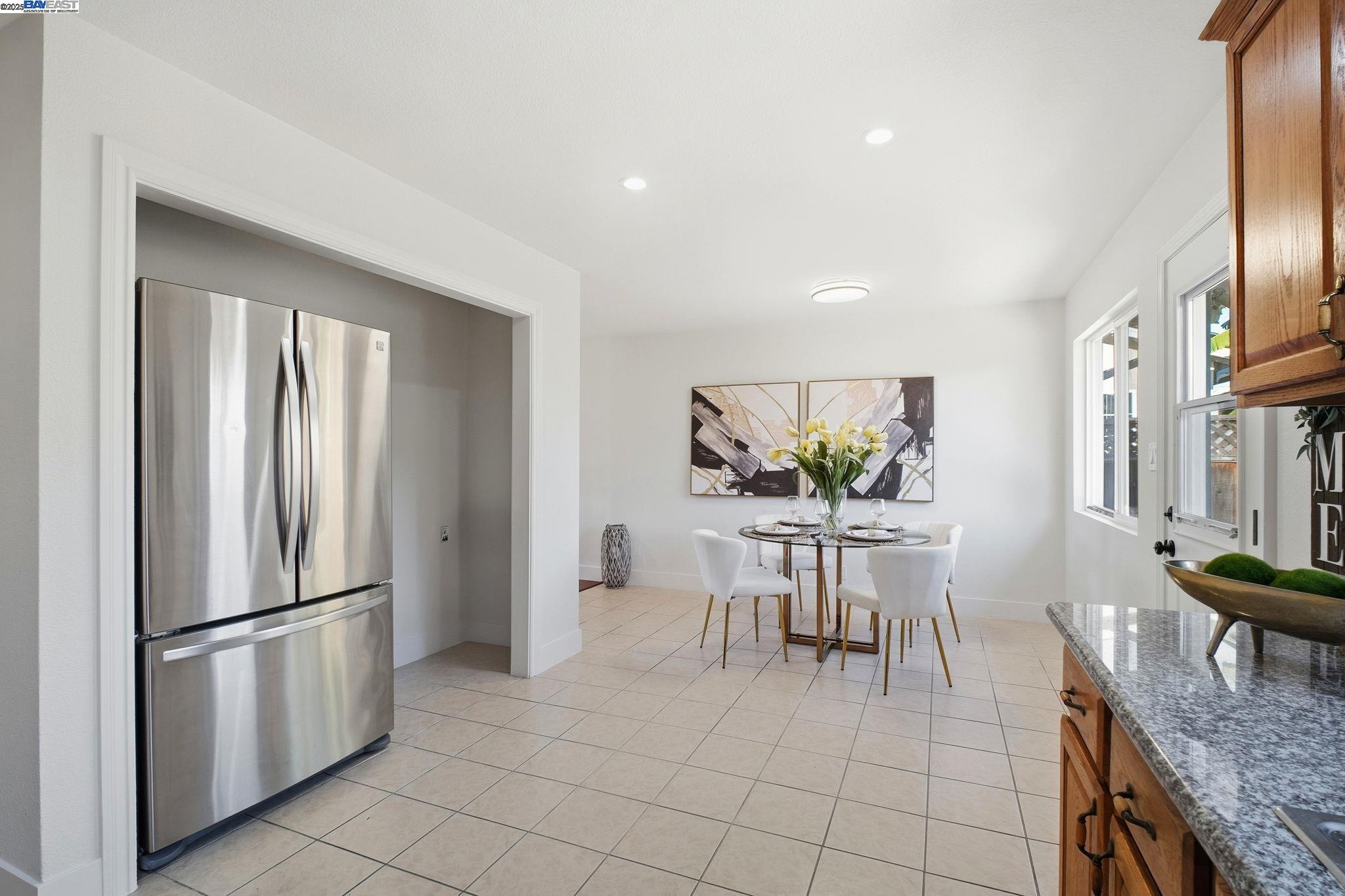 Detail Gallery Image 13 of 33 For 4422 Stevenson Blvd, Fremont,  CA 94538 - 3 Beds | 2 Baths