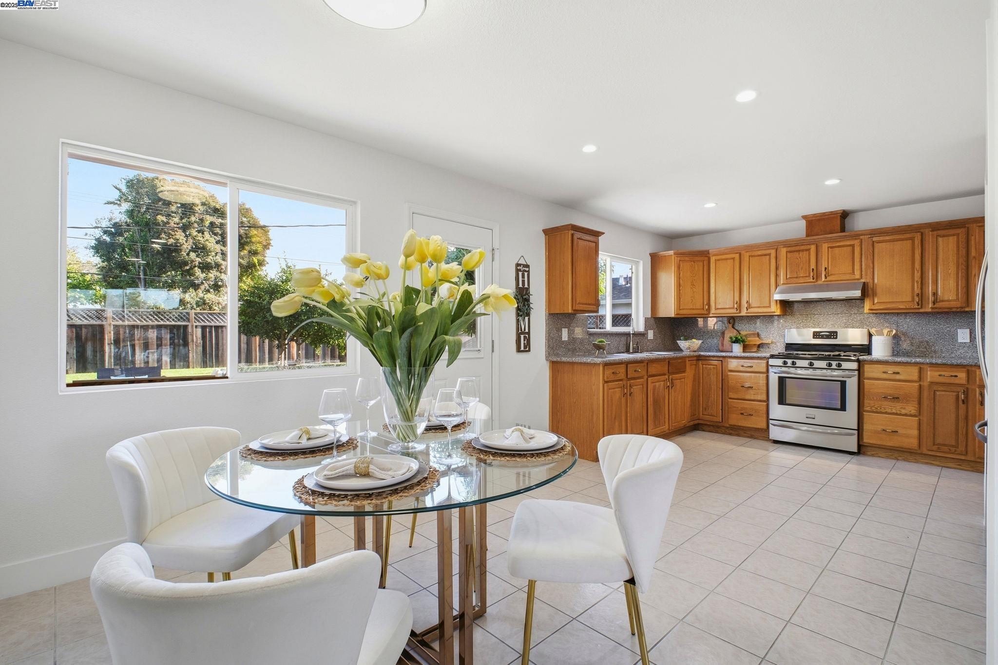 Detail Gallery Image 14 of 33 For 4422 Stevenson Blvd, Fremont,  CA 94538 - 3 Beds | 2 Baths