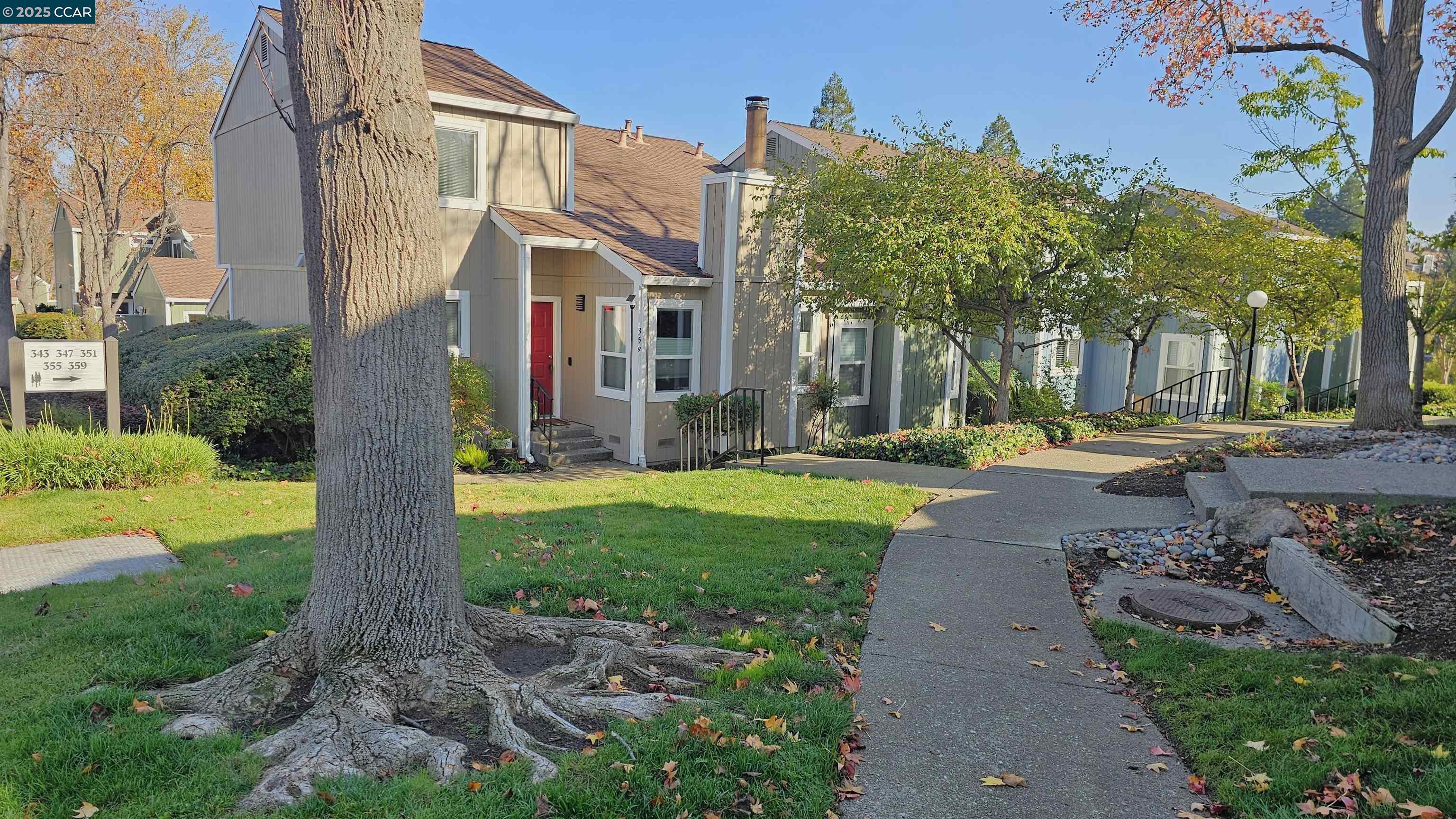 Detail Gallery Image 3 of 36 For 347 Scottsdale Rd, Pleasant Hill,  CA 94523 - 3 Beds | 2/1 Baths