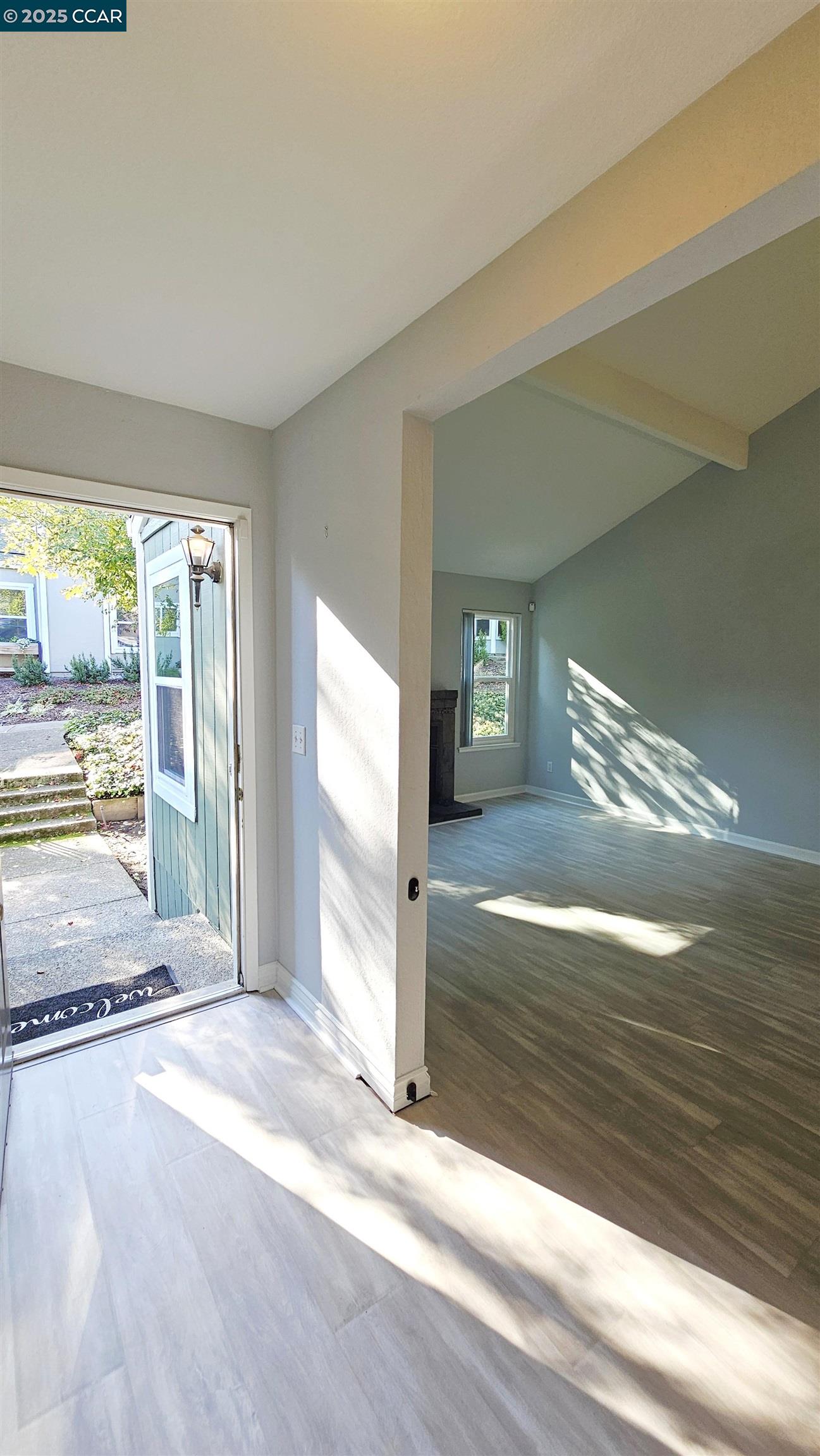 Detail Gallery Image 9 of 36 For 347 Scottsdale Rd, Pleasant Hill,  CA 94523 - 3 Beds | 2/1 Baths