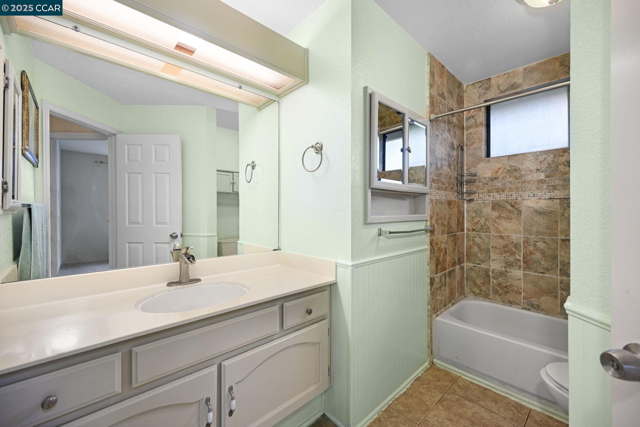 Detail Gallery Image 21 of 29 For 4601 Country Hills Dr, Antioch,  CA 94531 - 5 Beds | 3 Baths