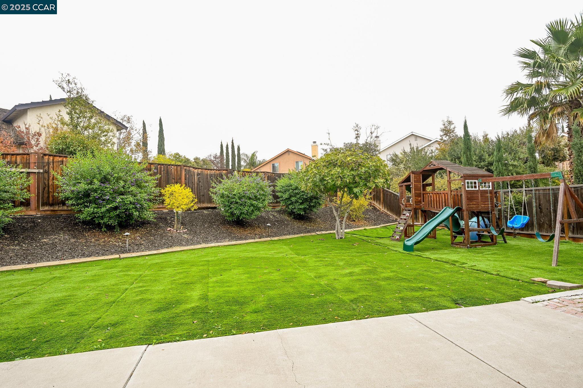 Detail Gallery Image 22 of 29 For 4601 Country Hills Dr, Antioch,  CA 94531 - 5 Beds | 3 Baths