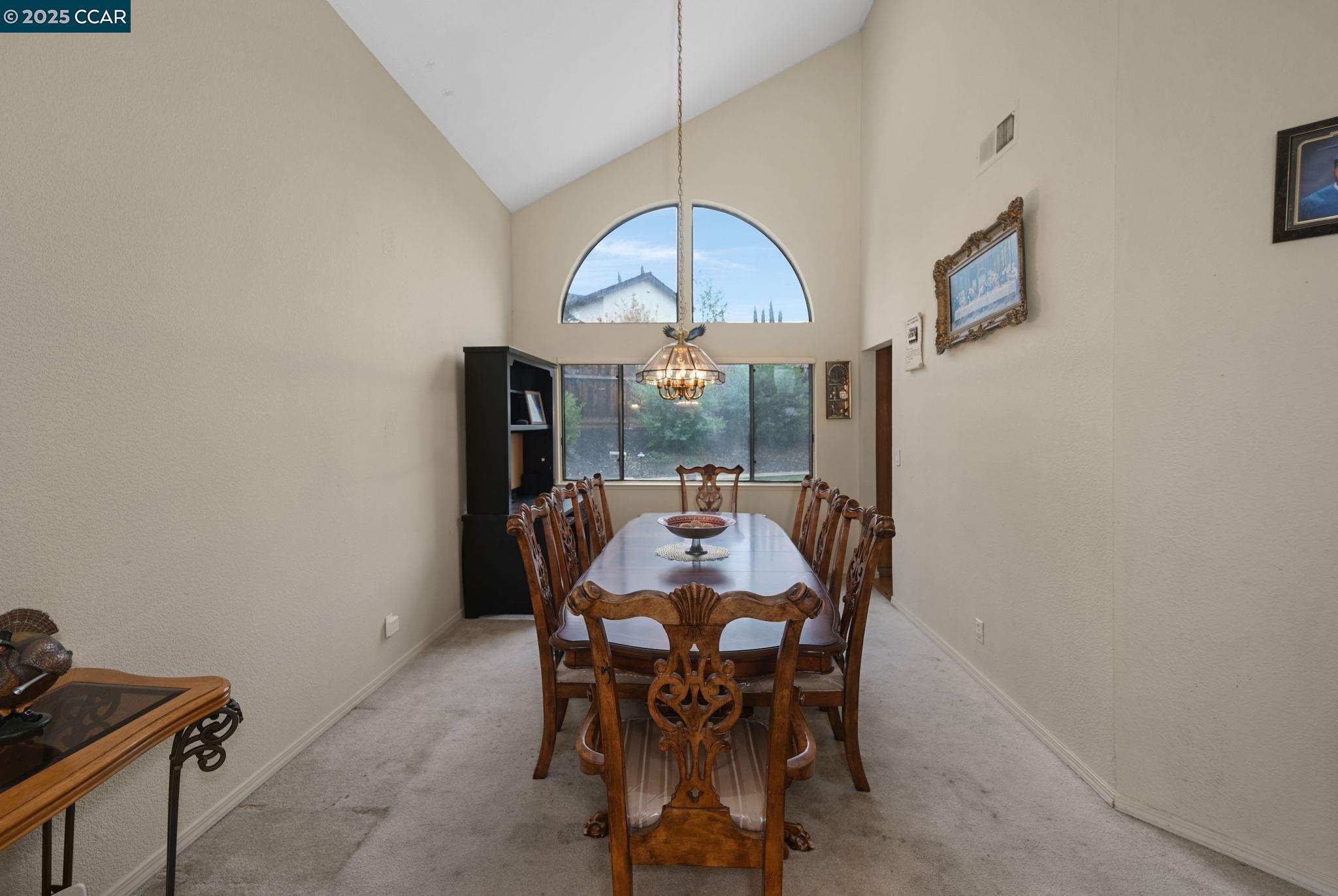 Detail Gallery Image 5 of 29 For 4601 Country Hills Dr, Antioch,  CA 94531 - 5 Beds | 3 Baths