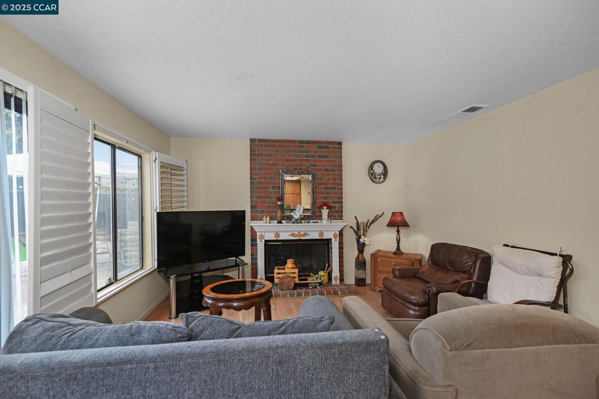 Detail Gallery Image 9 of 29 For 4601 Country Hills Dr, Antioch,  CA 94531 - 5 Beds | 3 Baths