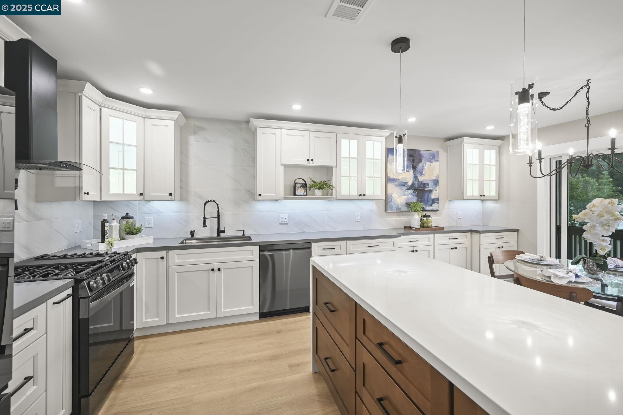 Detail Gallery Image 14 of 31 For 1131 Oakmont Drive #6,  Walnut Creek,  CA 94595 - 2 Beds | 2 Baths