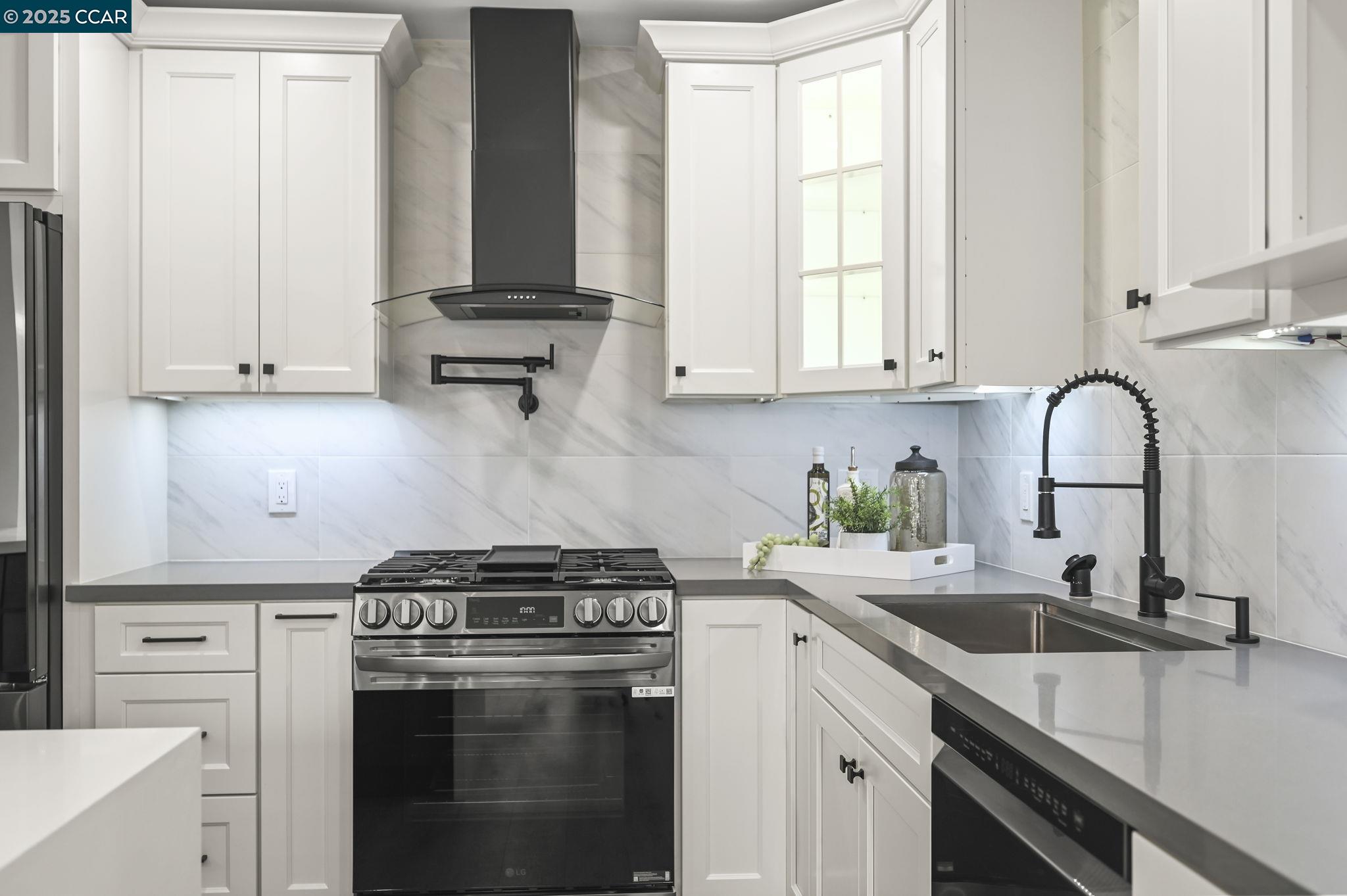 Detail Gallery Image 15 of 31 For 1131 Oakmont Drive #6,  Walnut Creek,  CA 94595 - 2 Beds | 2 Baths