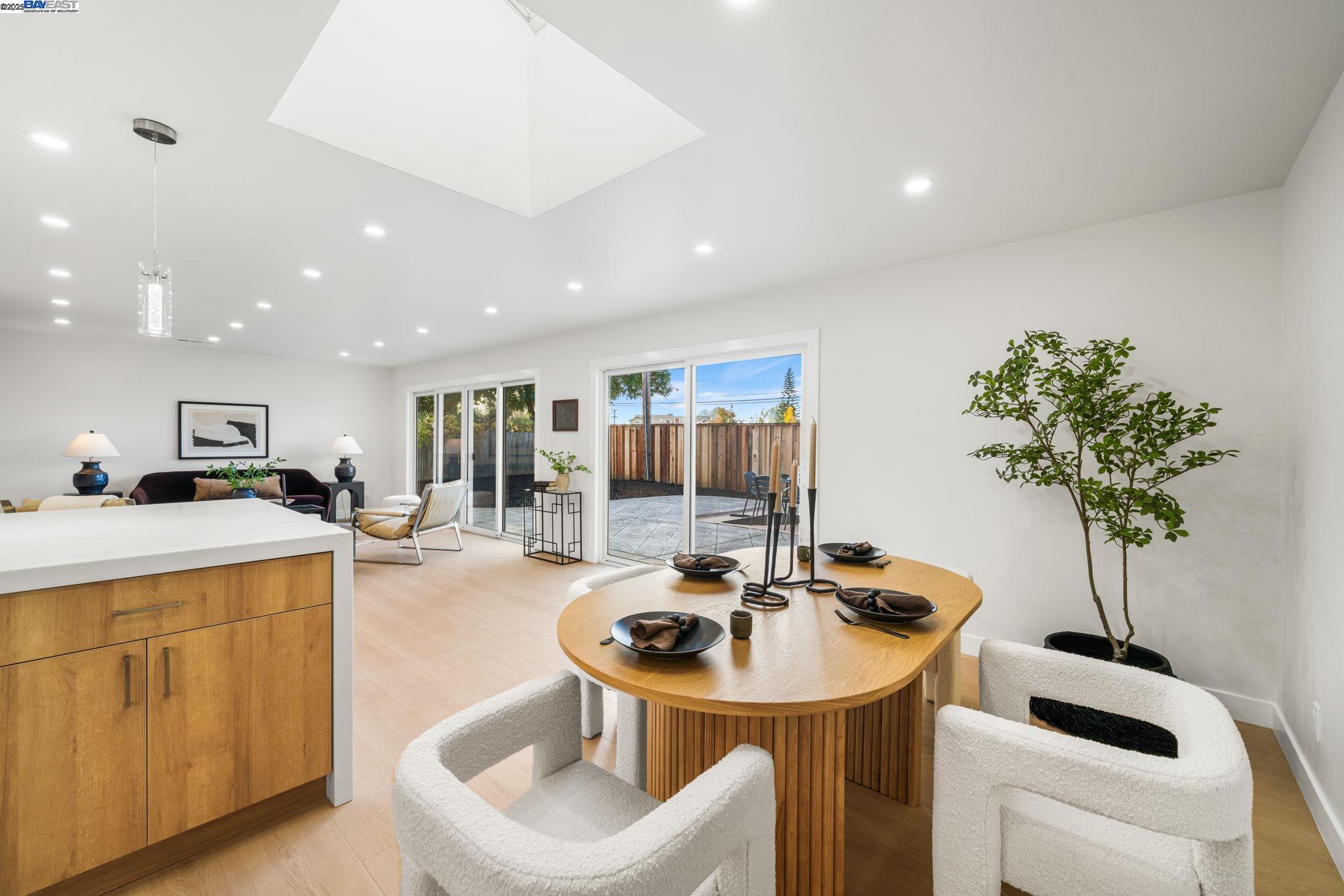 Detail Gallery Image 20 of 55 For 42795 Deauville Park Ct, Fremont,  CA 94538 - 5 Beds | 3 Baths