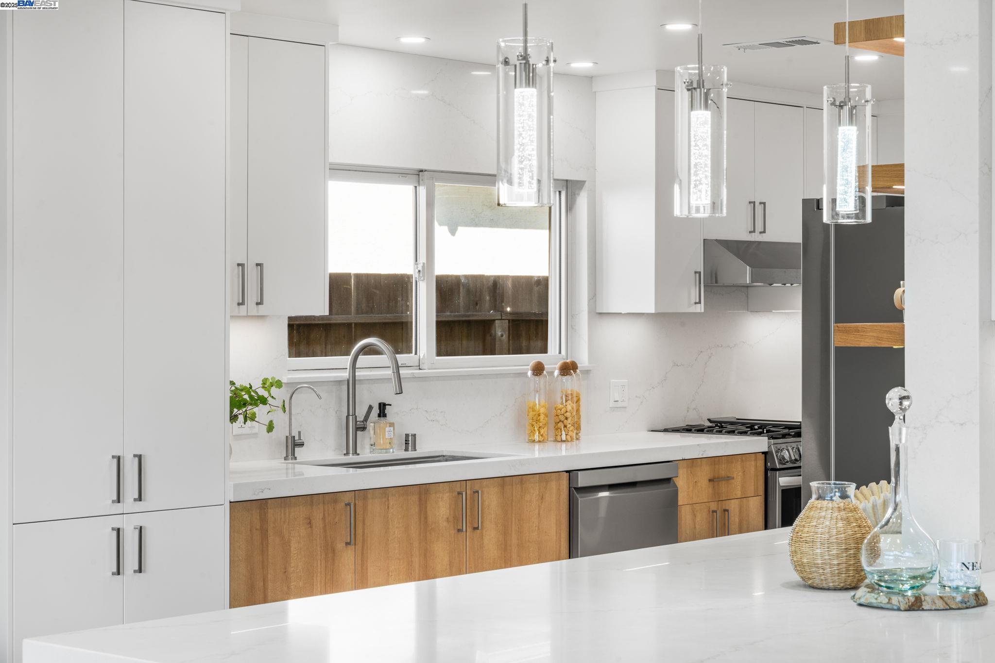 Detail Gallery Image 10 of 55 For 42795 Deauville Park Ct, Fremont,  CA 94538 - 5 Beds | 3 Baths