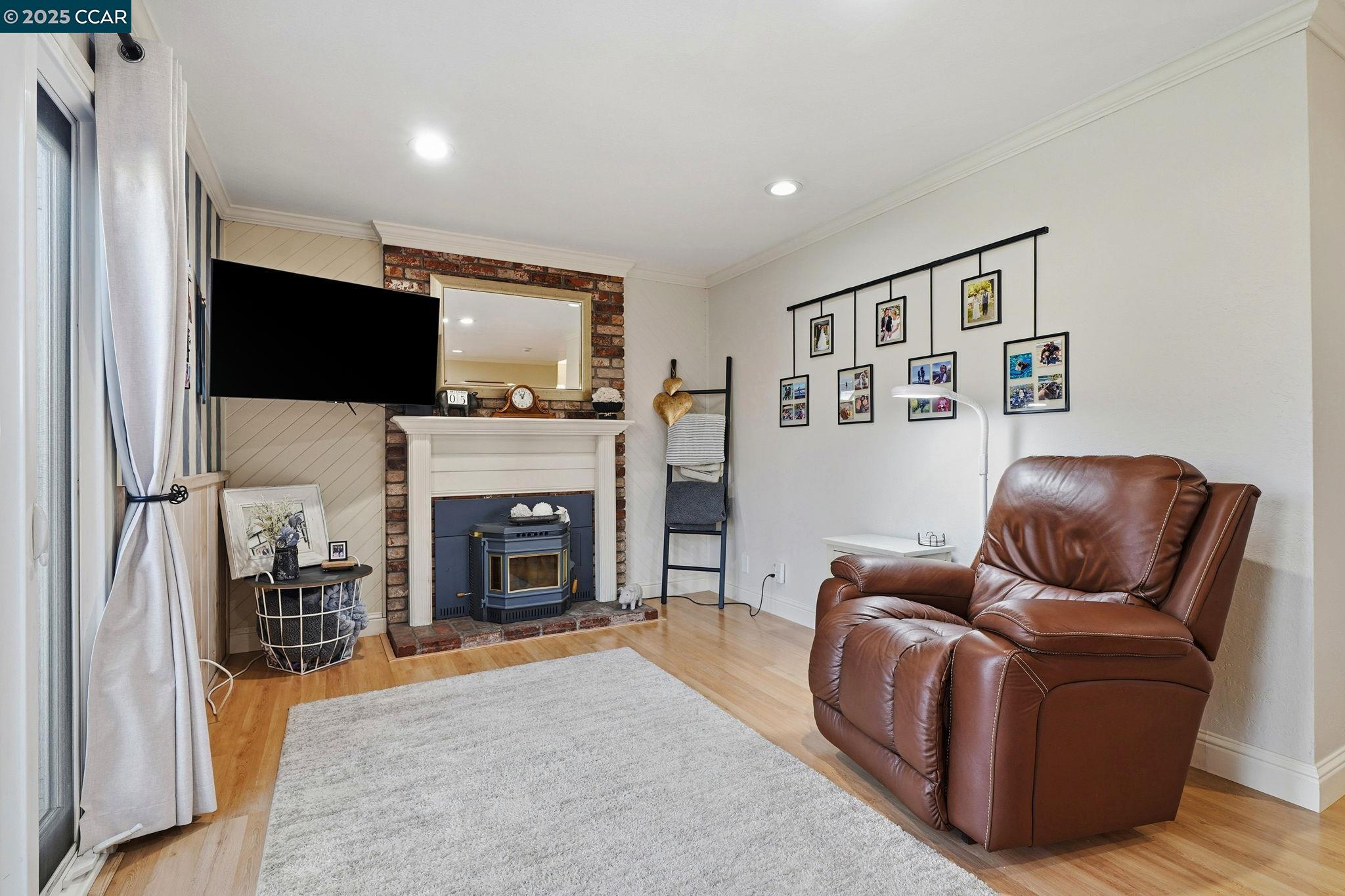 Detail Gallery Image 15 of 57 For 7519 Driftwood Way, Pleasanton,  CA 94588 - 4 Beds | 3/1 Baths