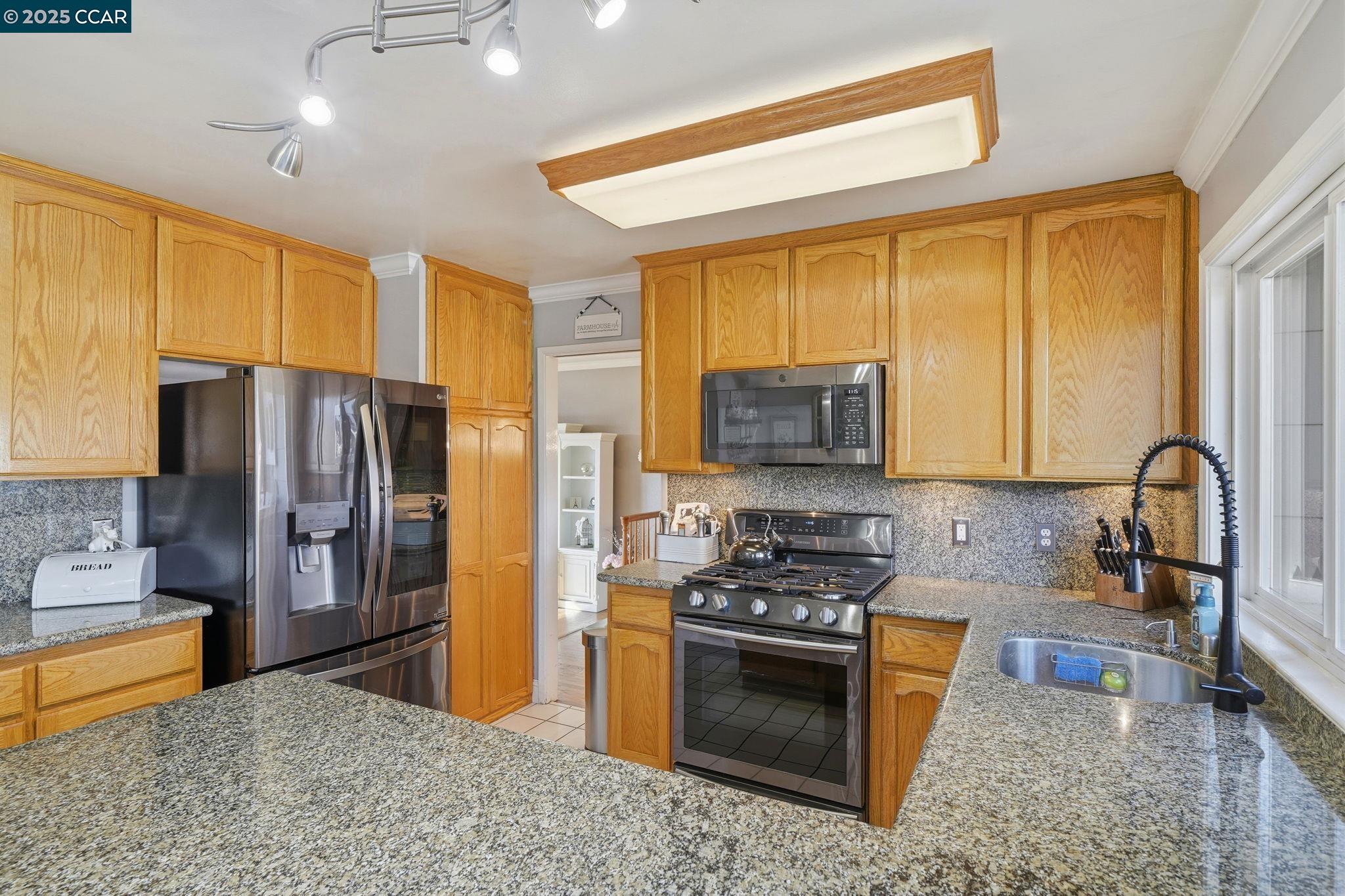 Detail Gallery Image 20 of 57 For 7519 Driftwood Way, Pleasanton,  CA 94588 - 4 Beds | 3/1 Baths