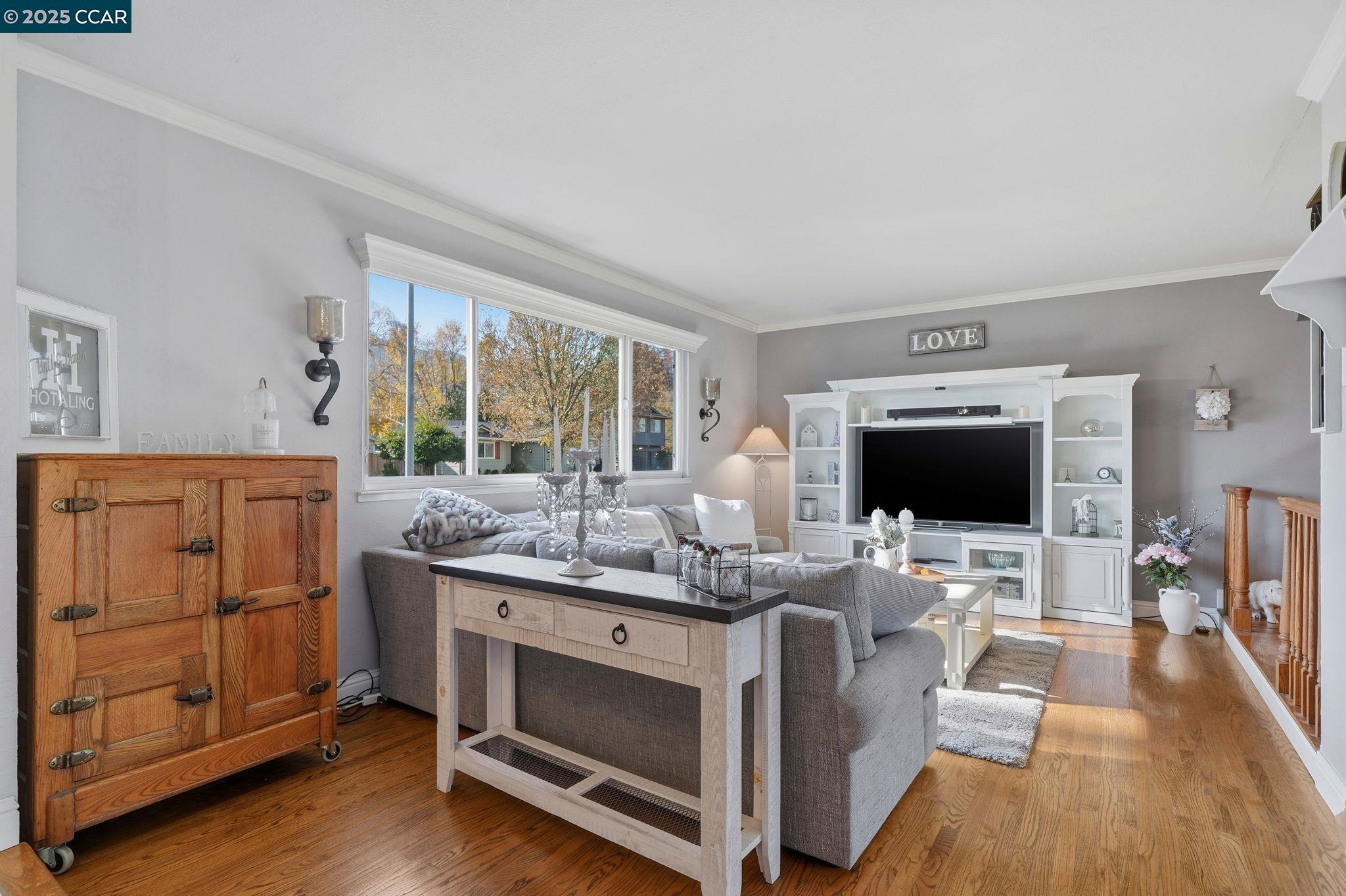 Detail Gallery Image 9 of 57 For 7519 Driftwood Way, Pleasanton,  CA 94588 - 4 Beds | 3/1 Baths