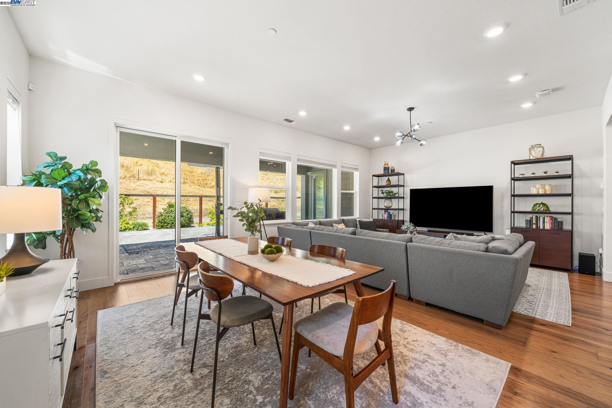 Detail Gallery Image 2 of 54 For 2552 Veneto Ct, San Ramon,  CA 94583 - 4 Beds | 3 Baths