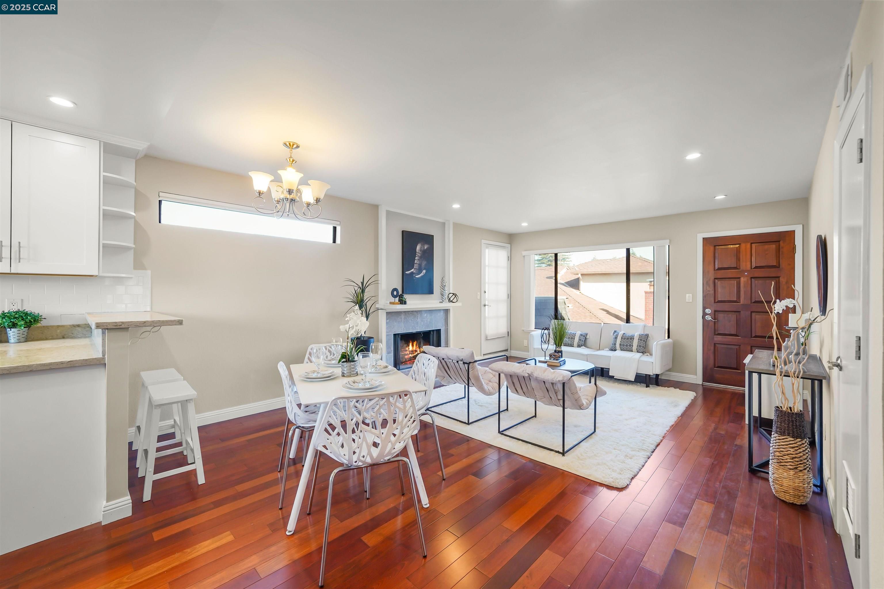 Detail Gallery Image 13 of 35 For 115 Hobart Ave #E,  San Mateo,  CA 94402 - 2 Beds | 2 Baths