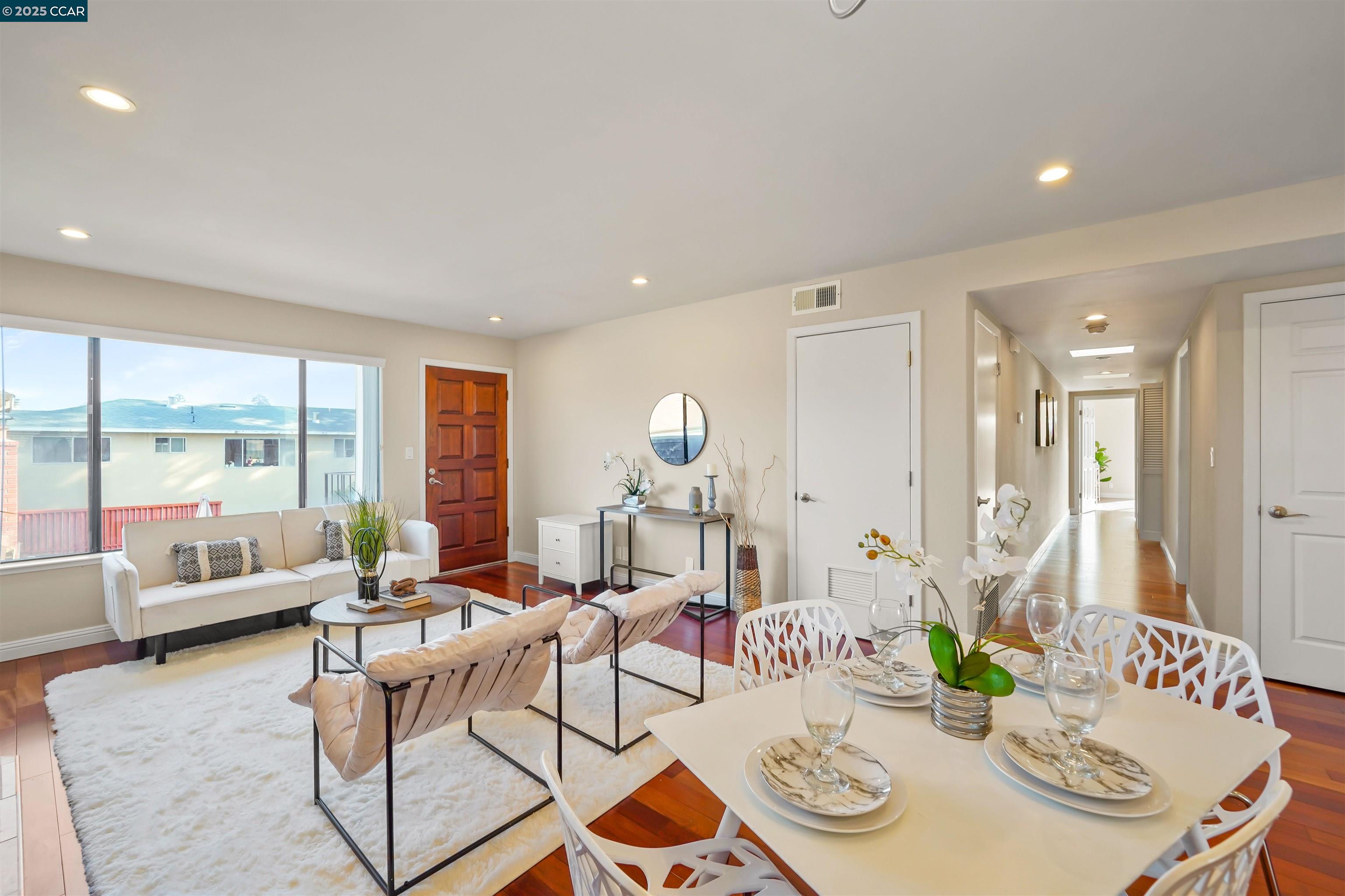 Detail Gallery Image 14 of 35 For 115 Hobart Ave #E,  San Mateo,  CA 94402 - 2 Beds | 2 Baths