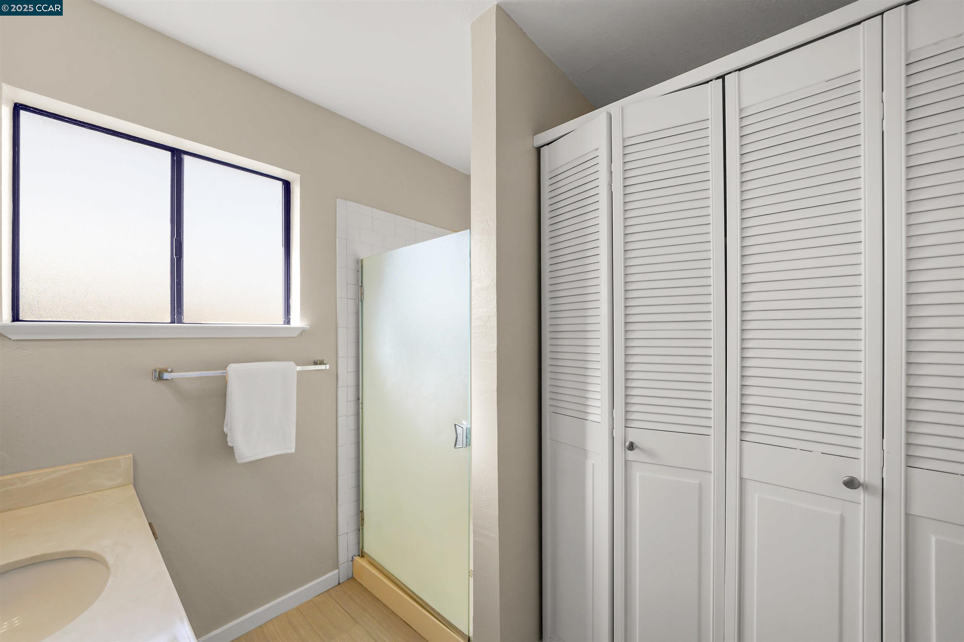 Detail Gallery Image 16 of 35 For 115 Hobart Ave #E,  San Mateo,  CA 94402 - 2 Beds | 2 Baths